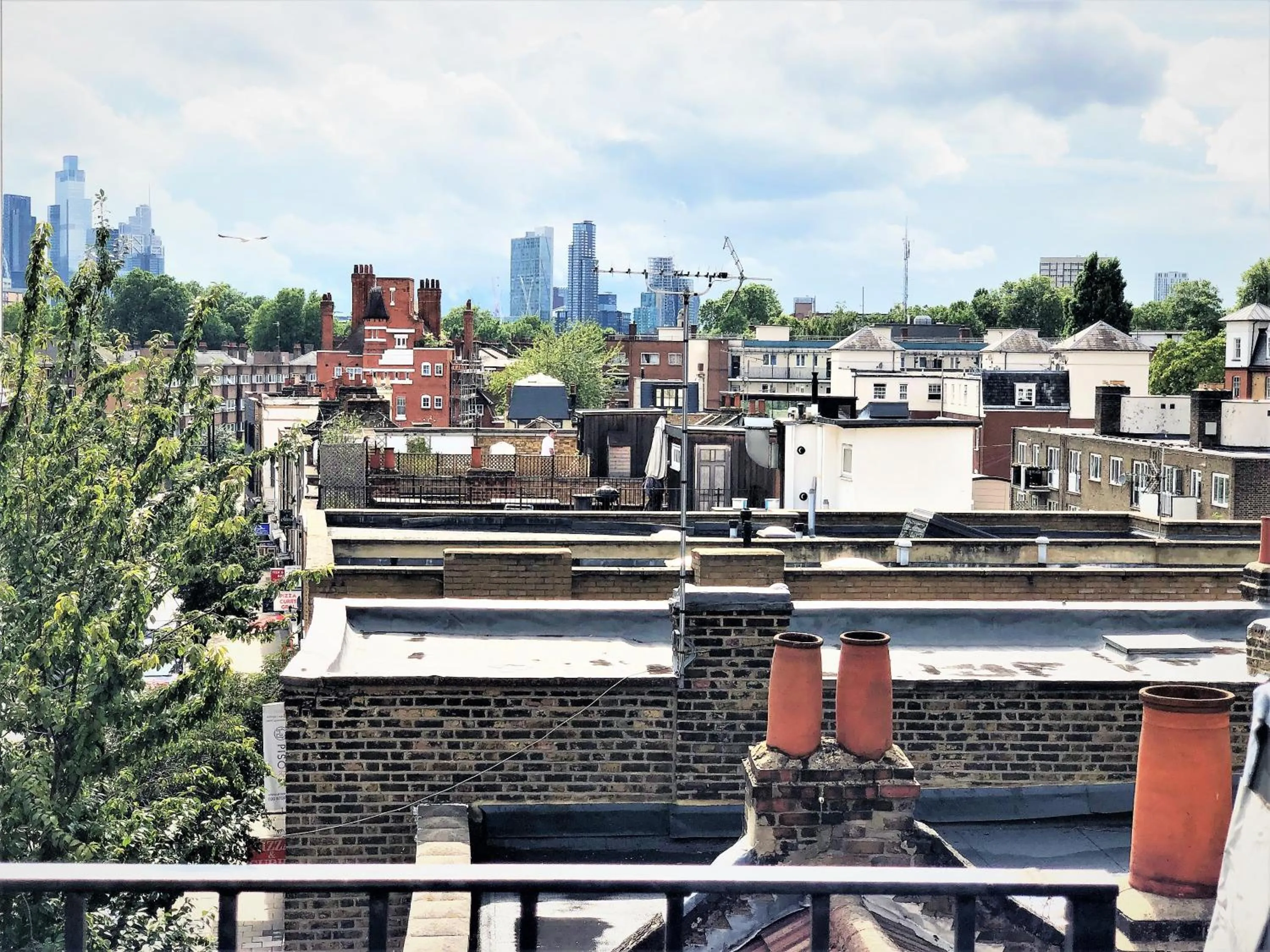 Property building in Plaza London Hotel