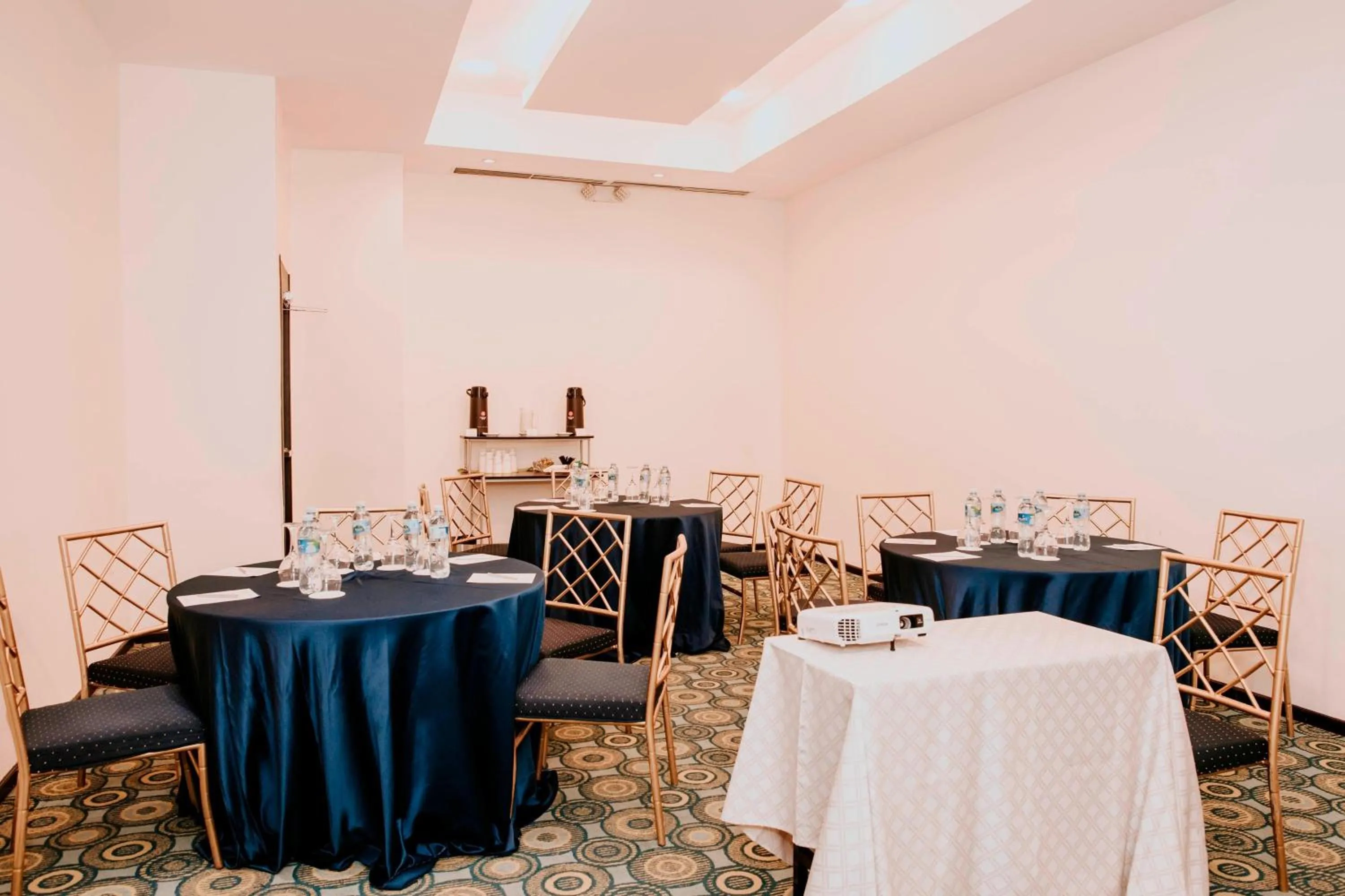 Meeting/conference room in Courtyard by Marriott Guayaquil