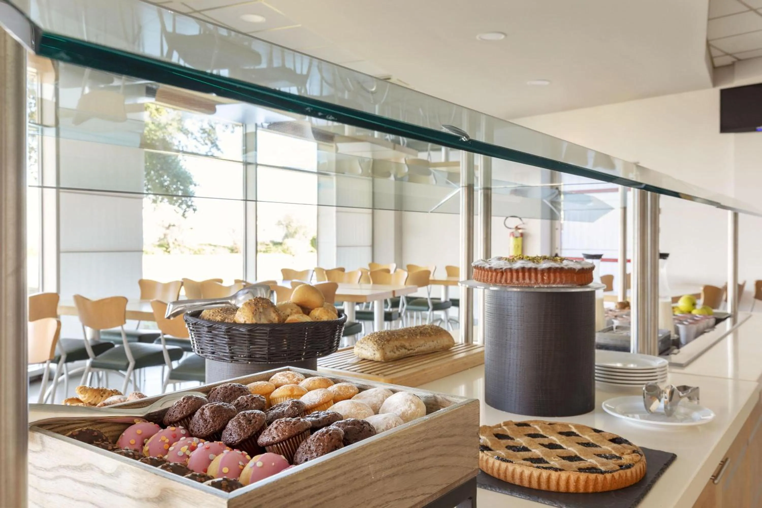 Lobby or reception in B&B Hotel Cherasco Langhe