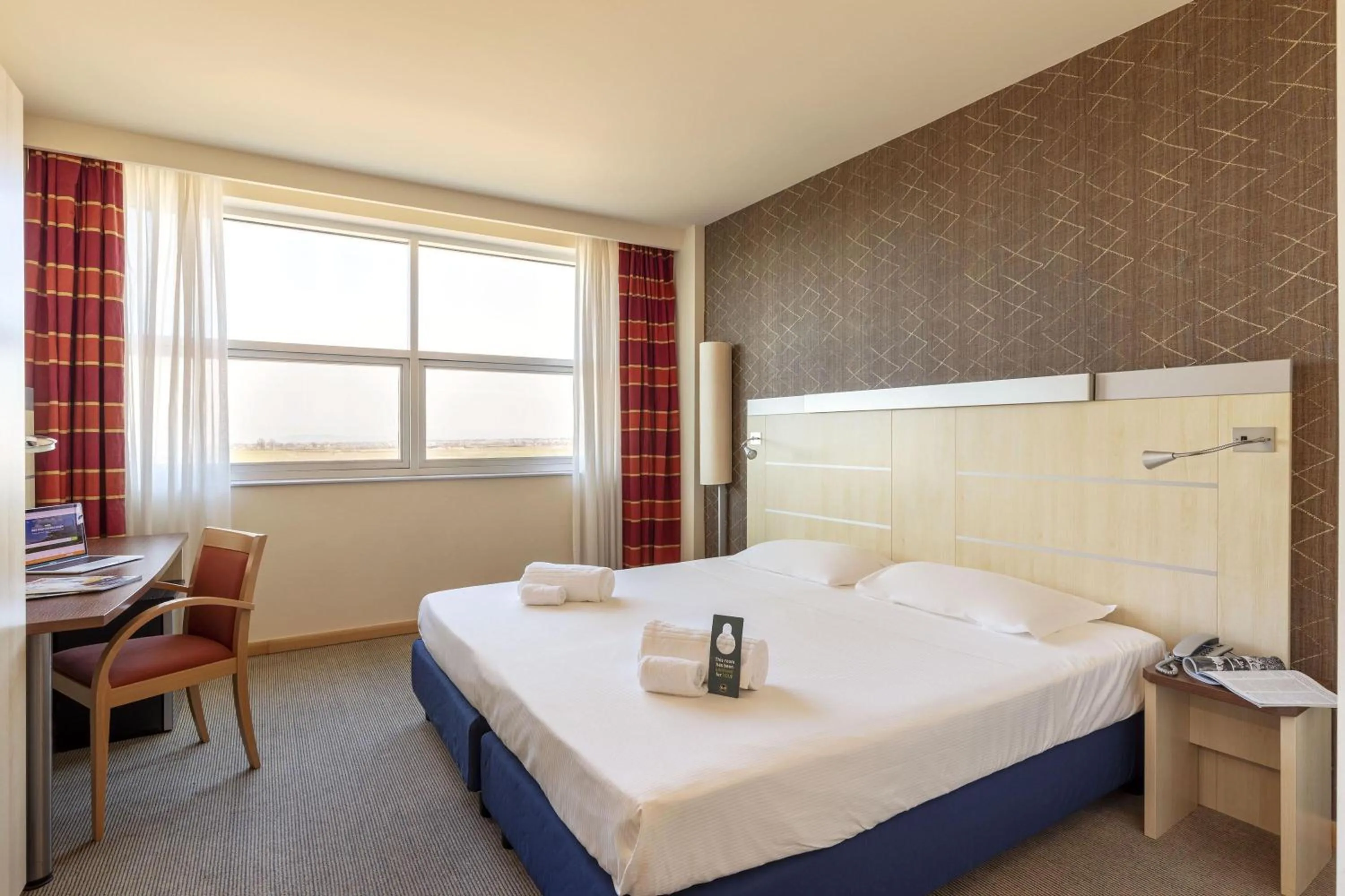 Photo of the whole room, Bed in B&B Hotel Cherasco Langhe