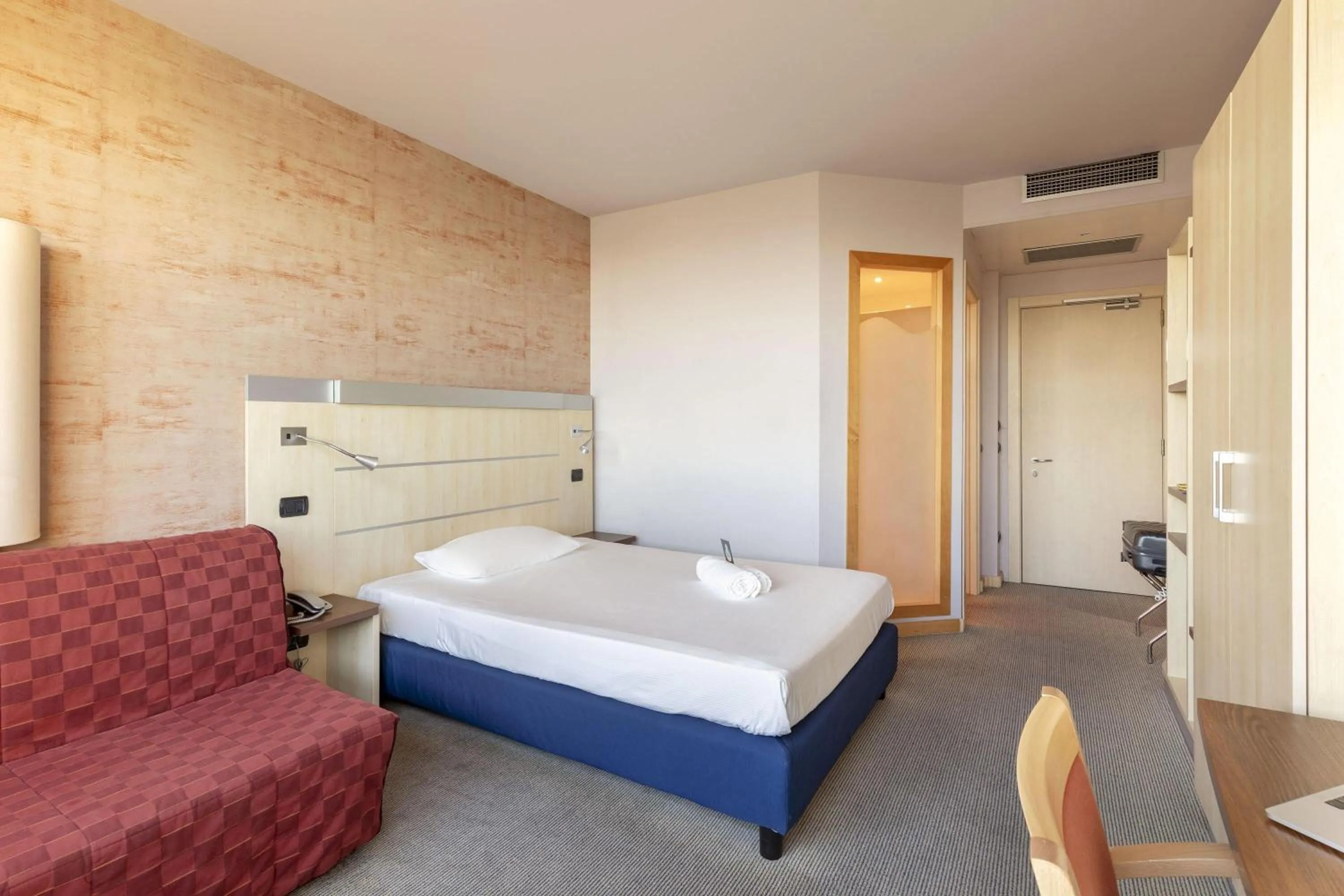 Photo of the whole room, Bed in B&B Hotel Cherasco Langhe