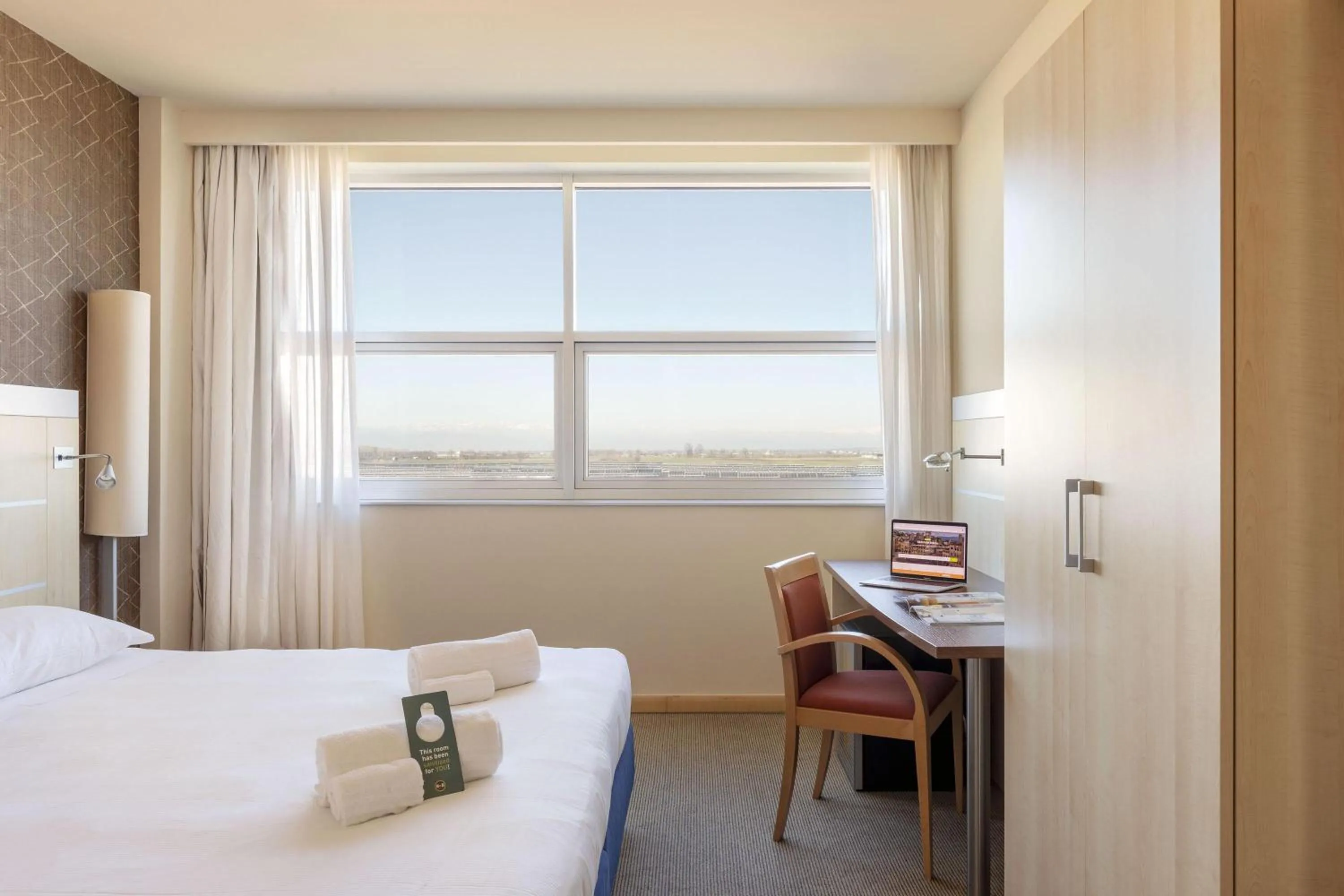 Photo of the whole room, Bed in B&B Hotel Cherasco Langhe