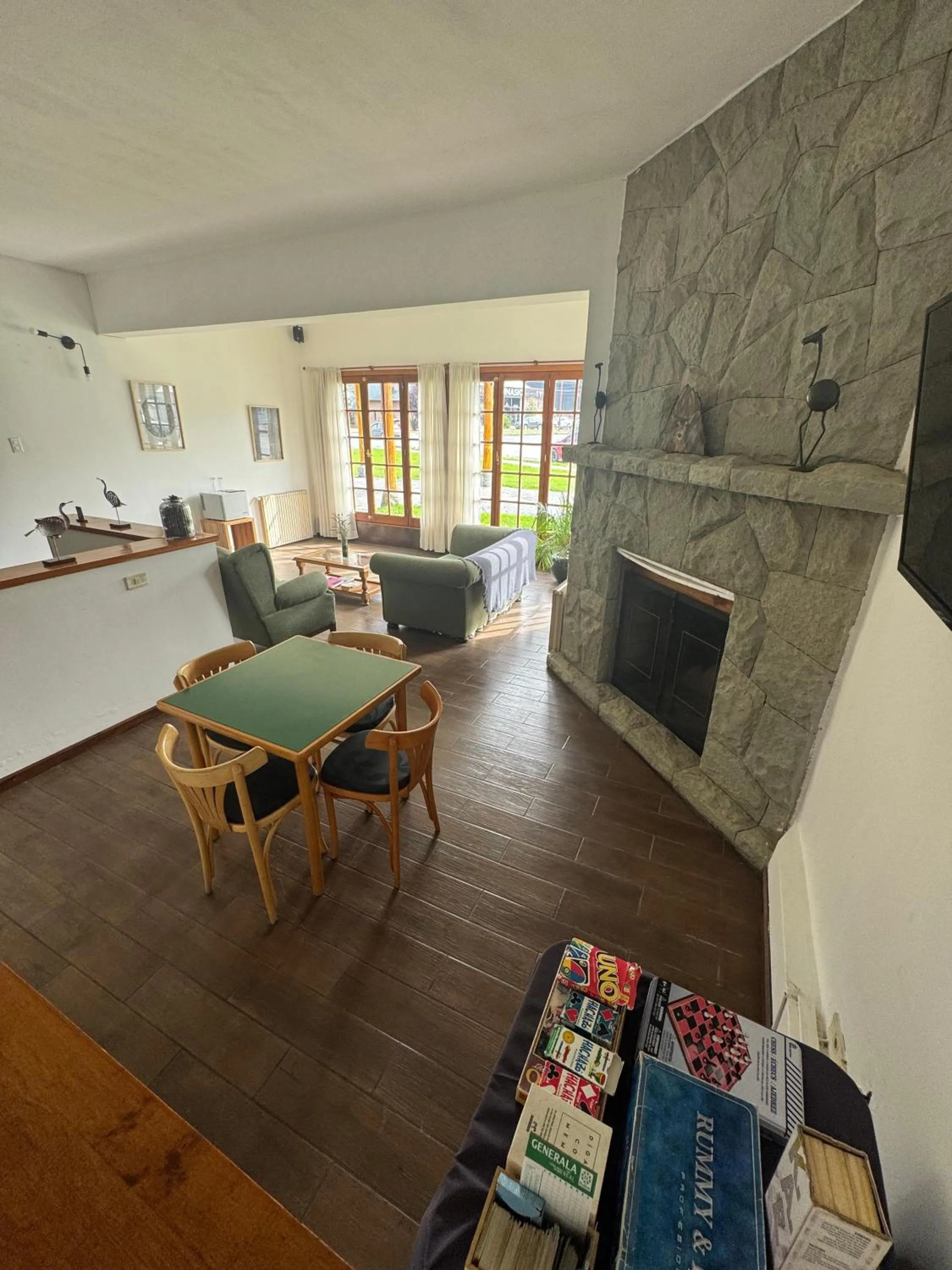 Communal lounge/ TV room in Hostería Cumbres Blancas