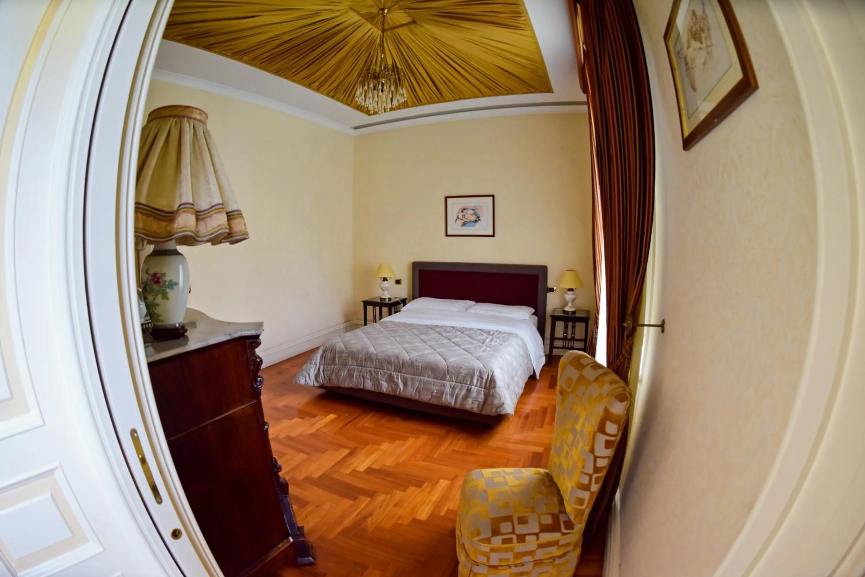 Bed in Al centro Luxury Home