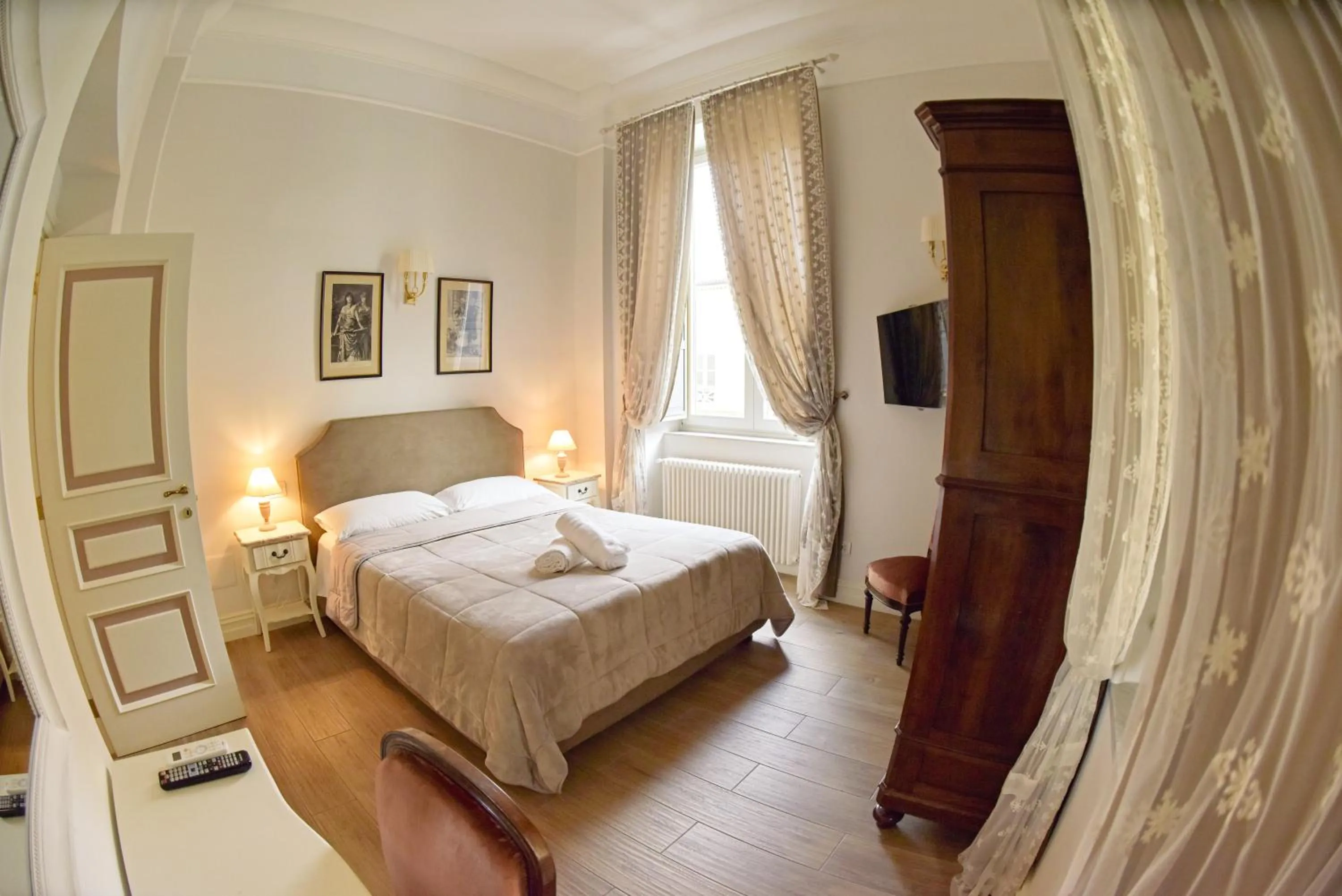 Bed in Al centro Luxury Home