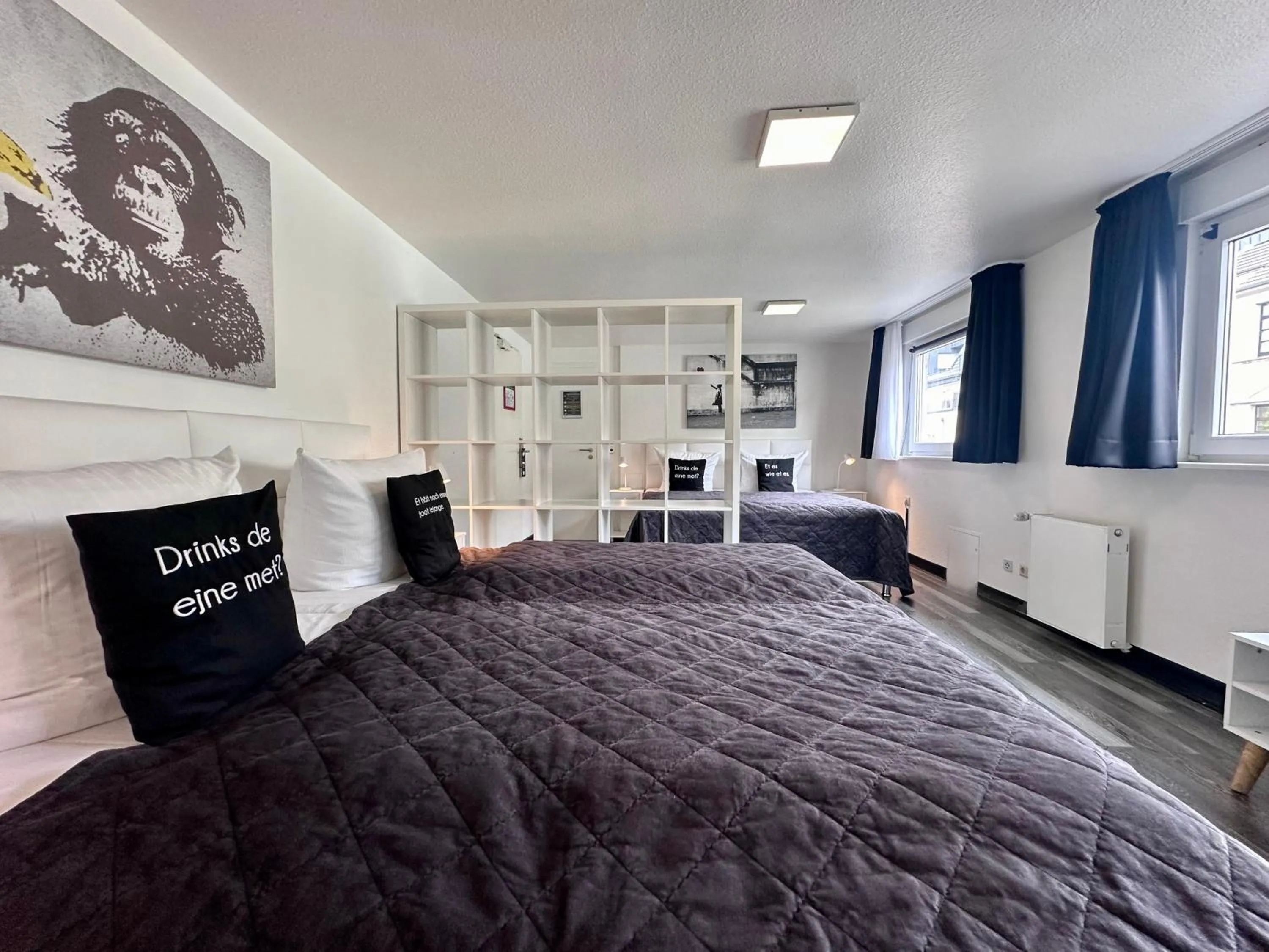 Bed in Hotel Alt Deutz City-Messe-Arena KONTAKTLOSER SELF CHECK-IN