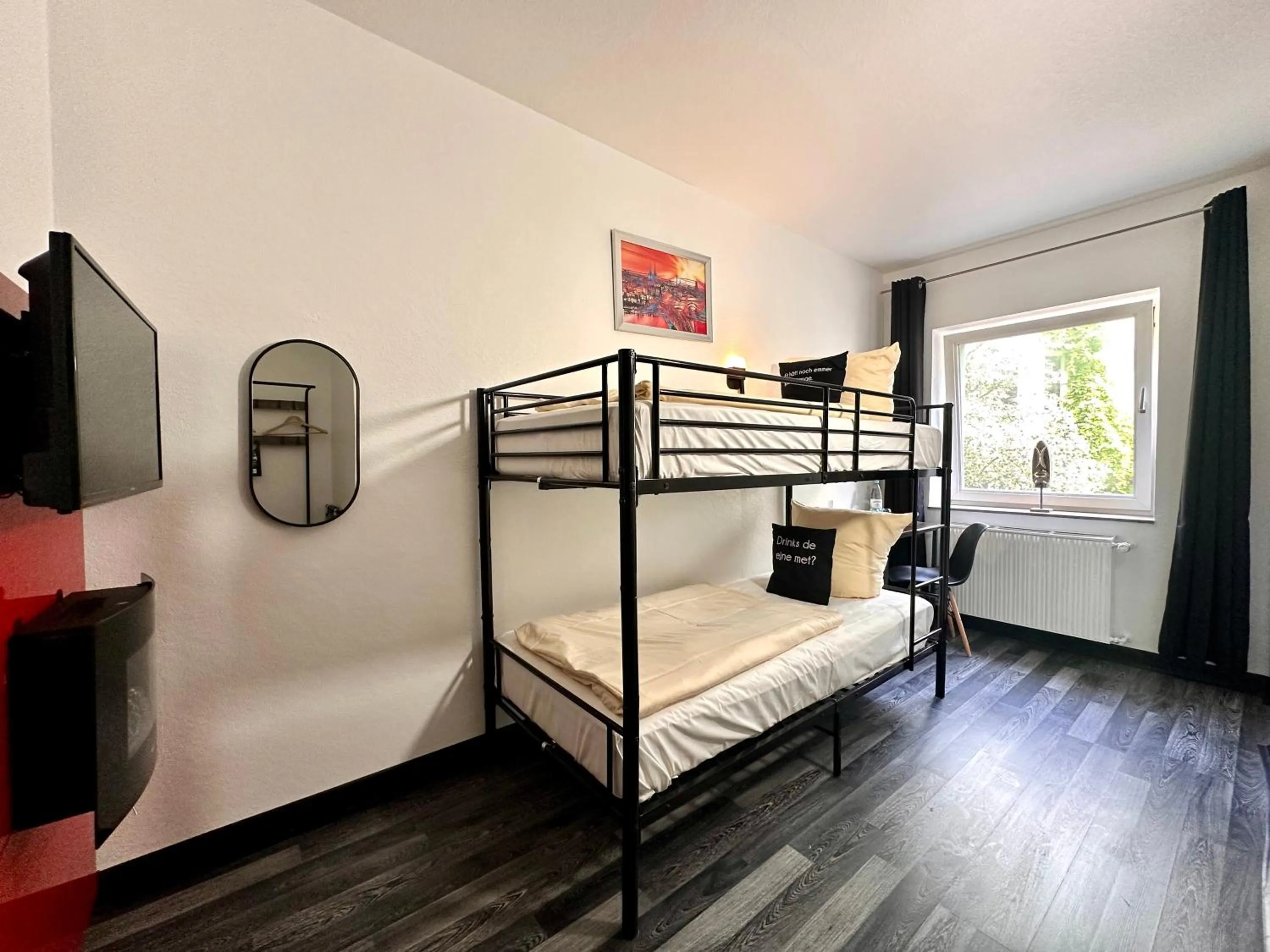 Bed in Hotel Alt Deutz City-Messe-Arena KONTAKTLOSER SELF CHECK-IN