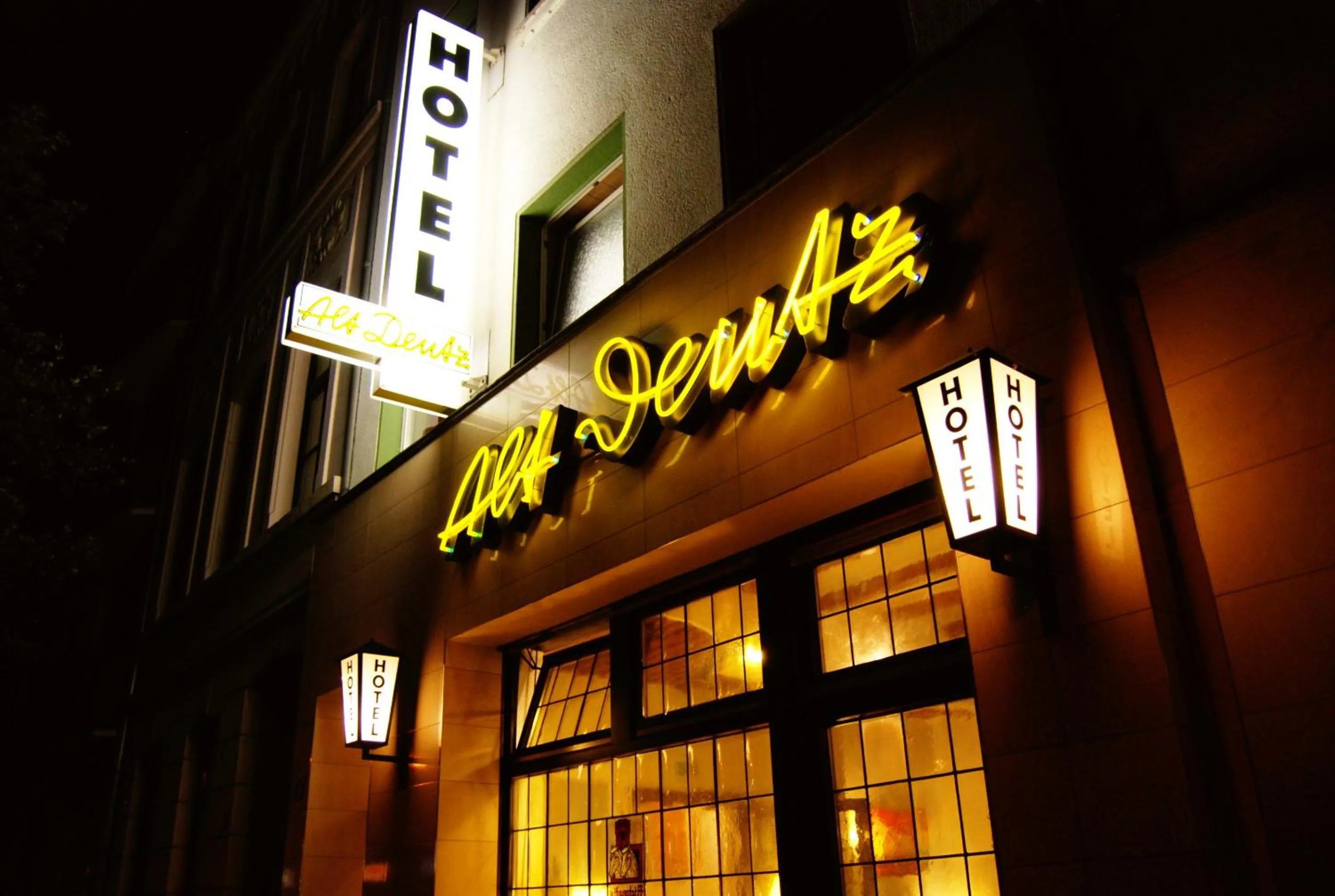 Property logo or sign in Hotel Alt Deutz City-Messe-Arena KONTAKTLOSER SELF CHECK-IN