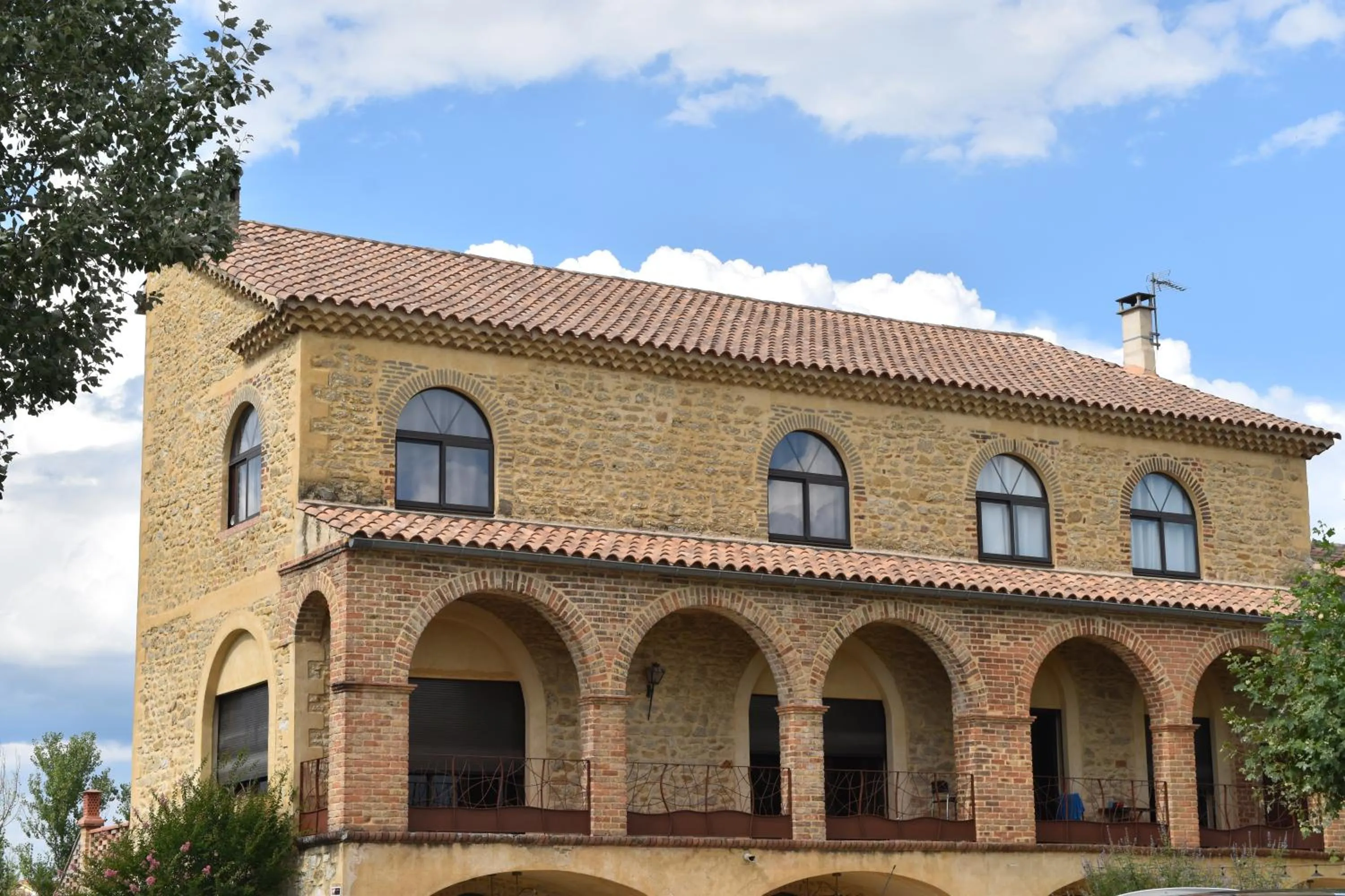 Facade/entrance in Mas d'Asvin & Spa