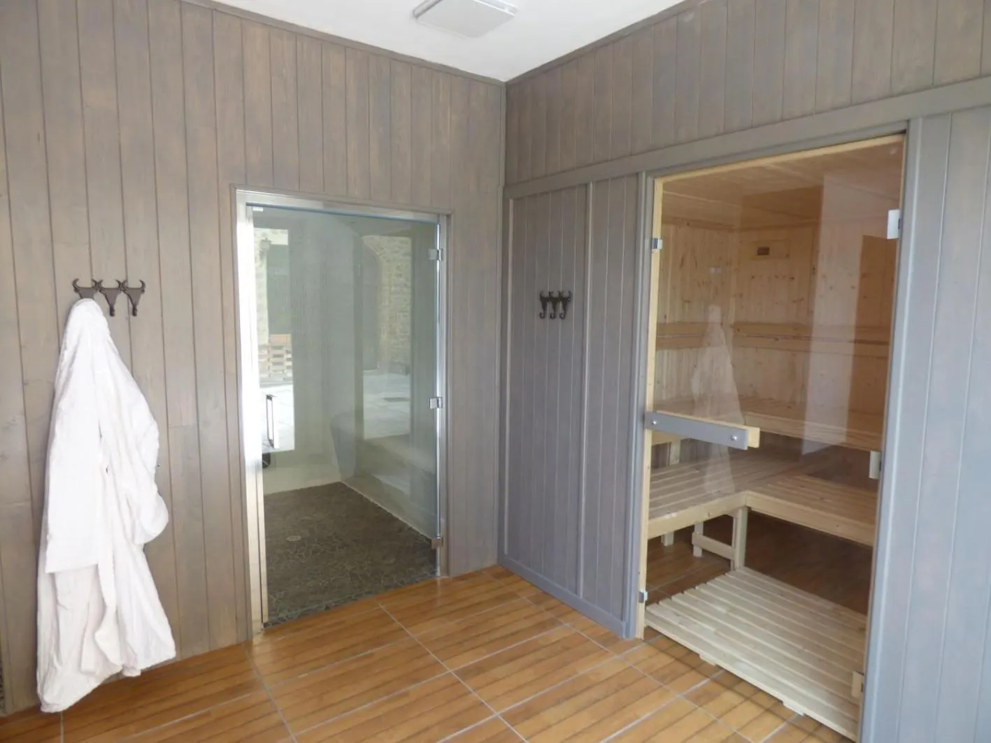 Sauna, Bed in Mas d'Asvin & Spa