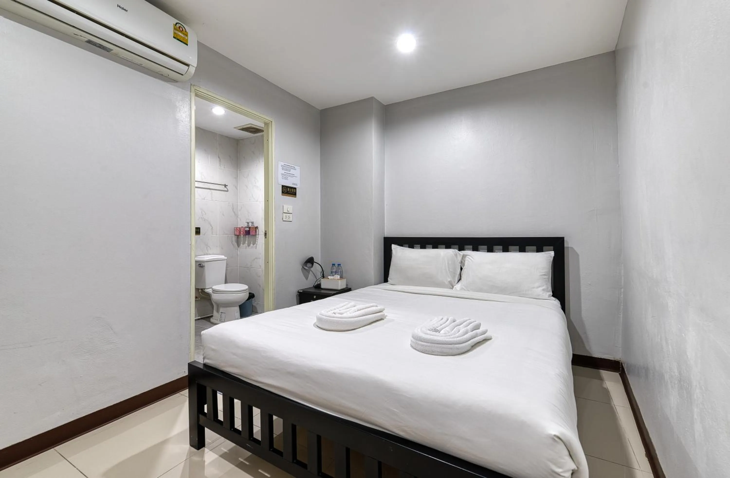Bed in Red Pin Inn 好运旅馆