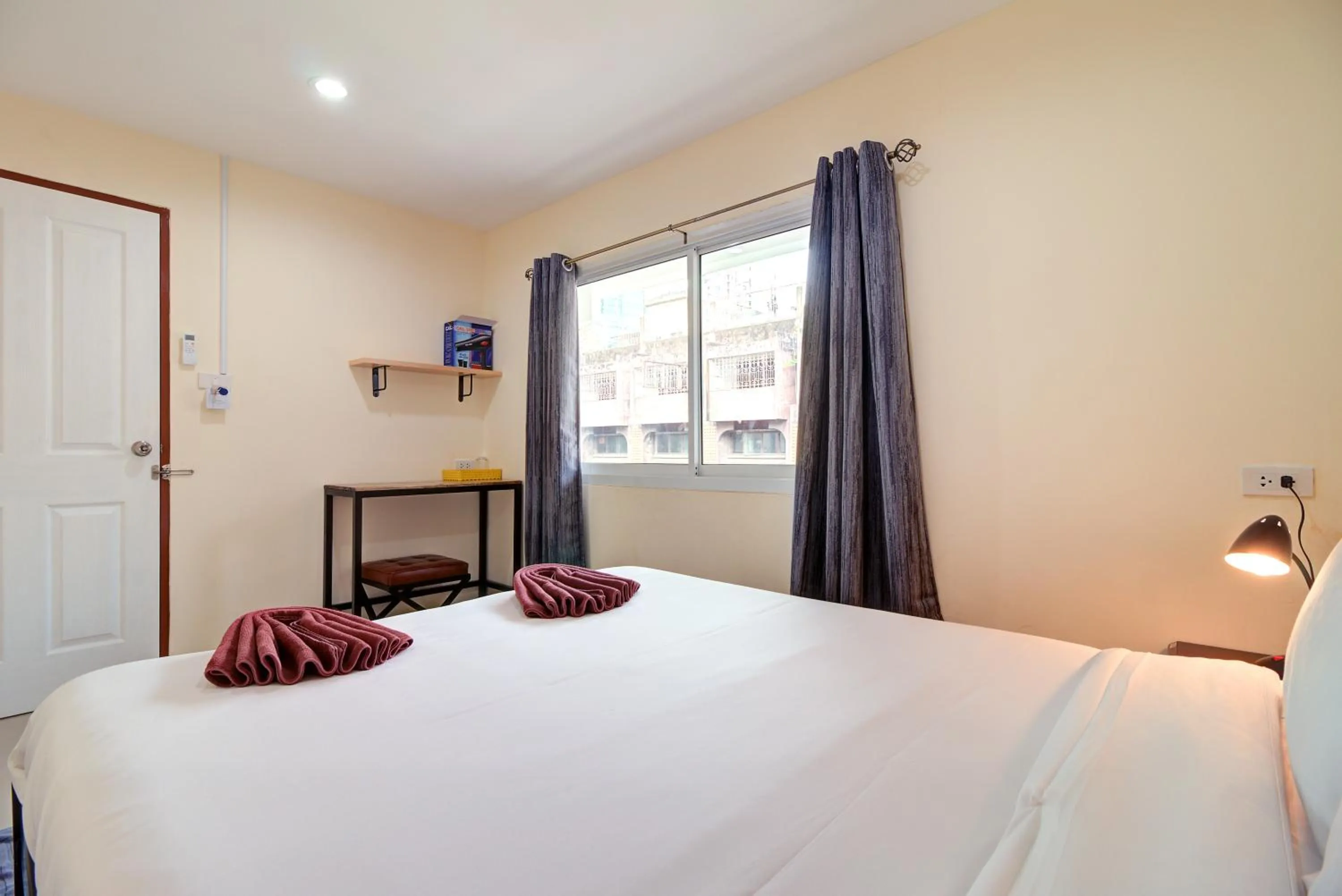 Bedroom, Bed in Red Pin Inn 好运旅馆