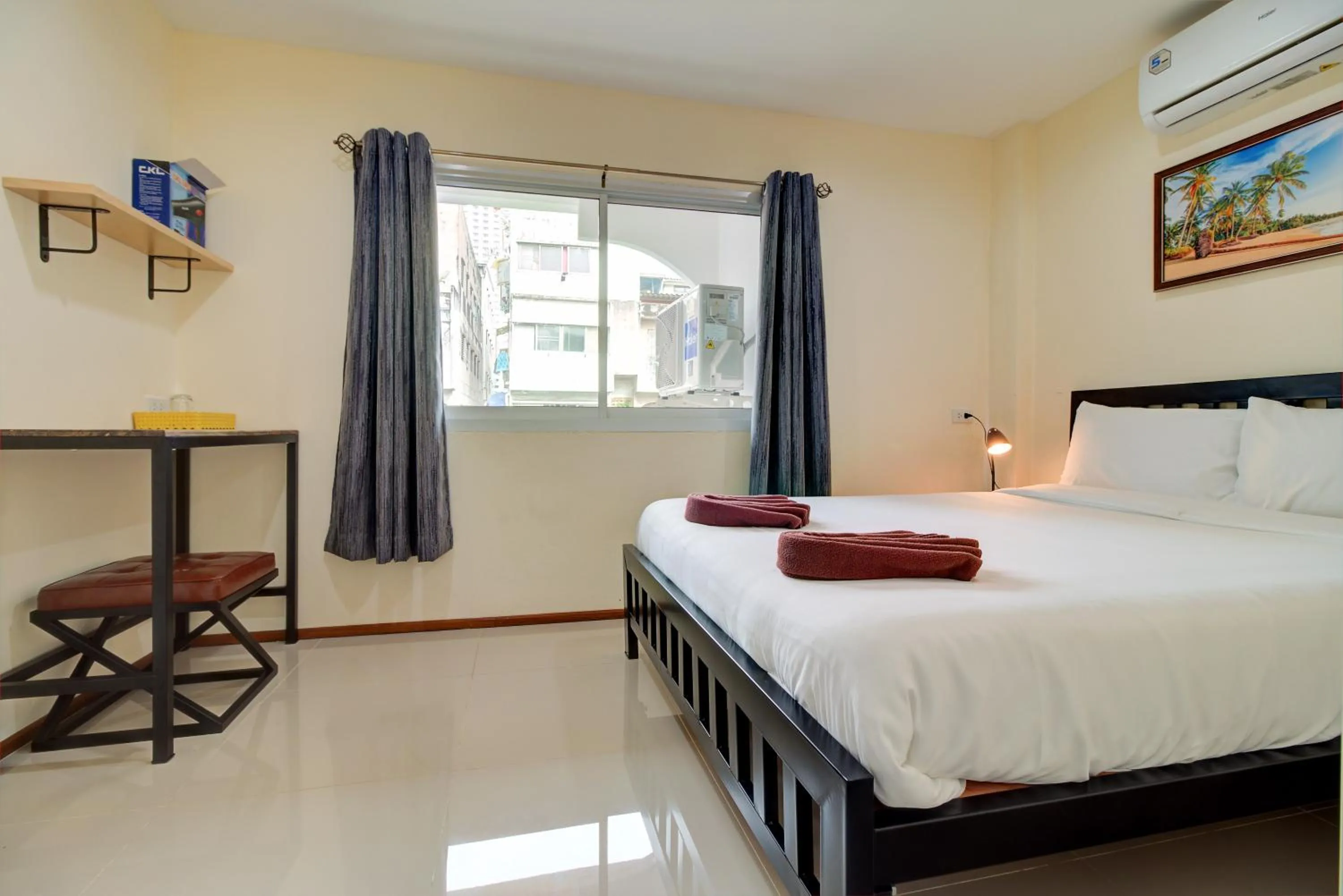 Photo of the whole room, Bed in Red Pin Inn 好运旅馆