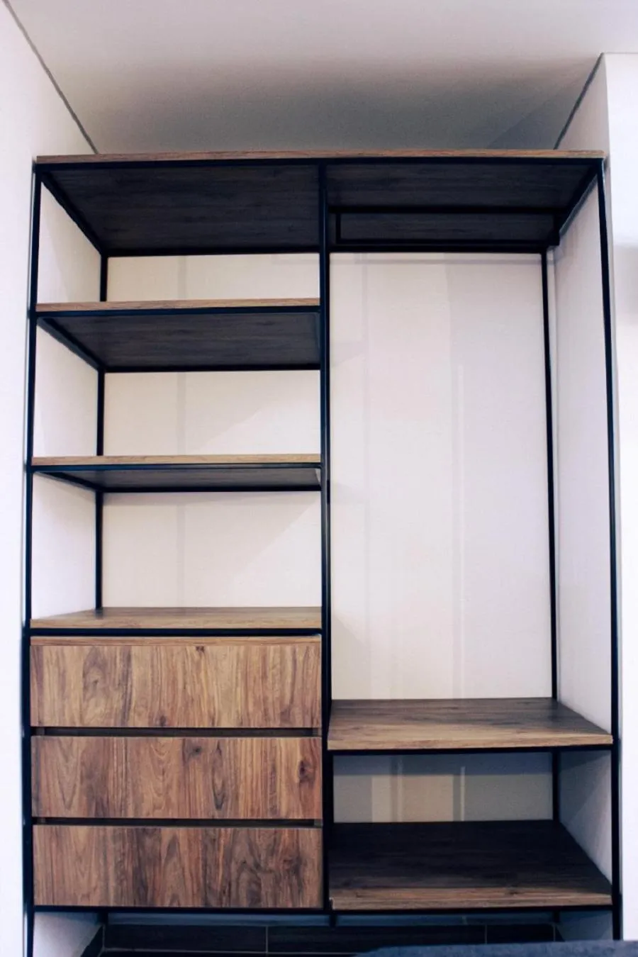 hair dresser in Estainn Hotel Coworking