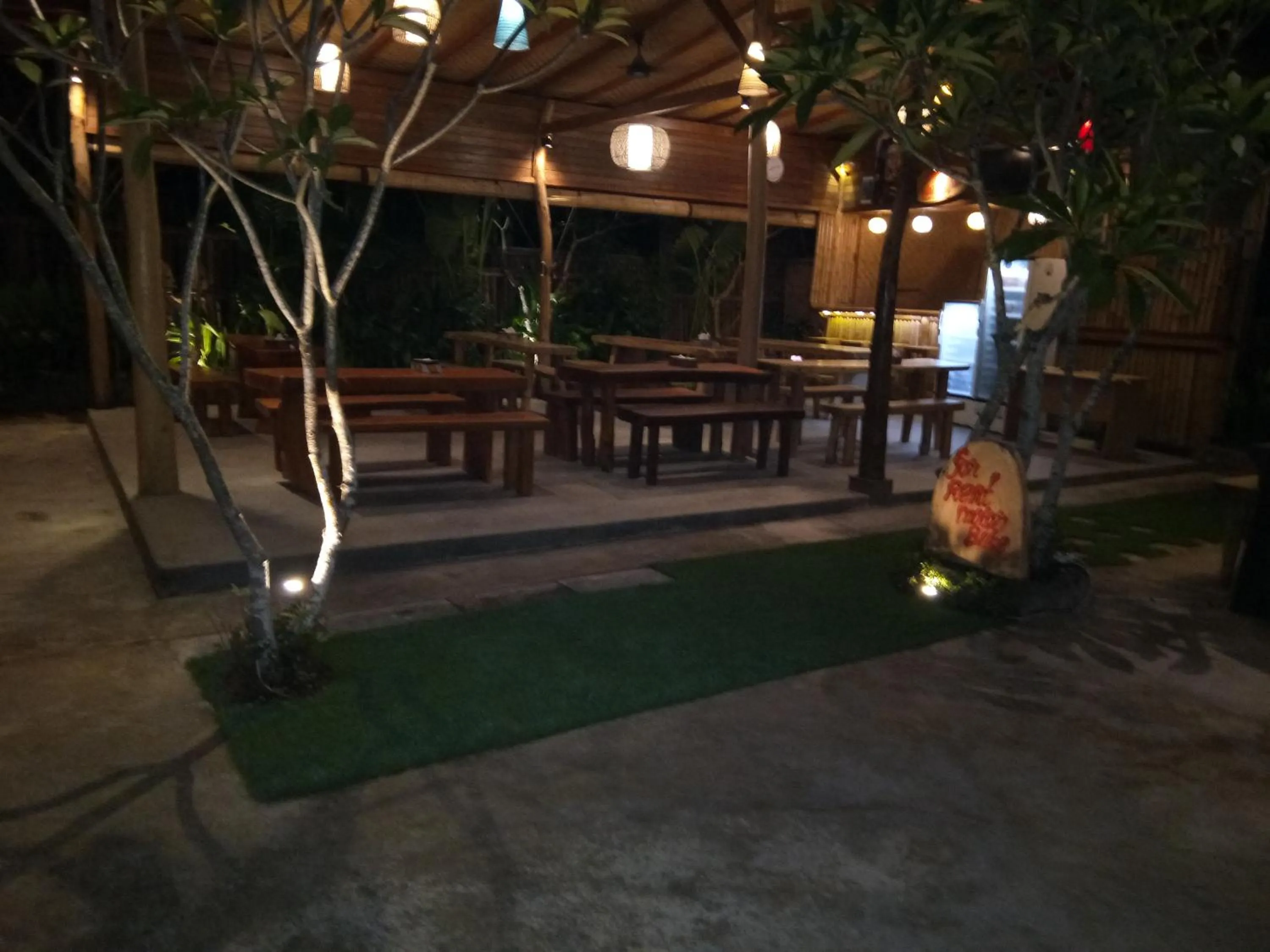 Restaurant/places to eat in Dhipa Vibes Hotel