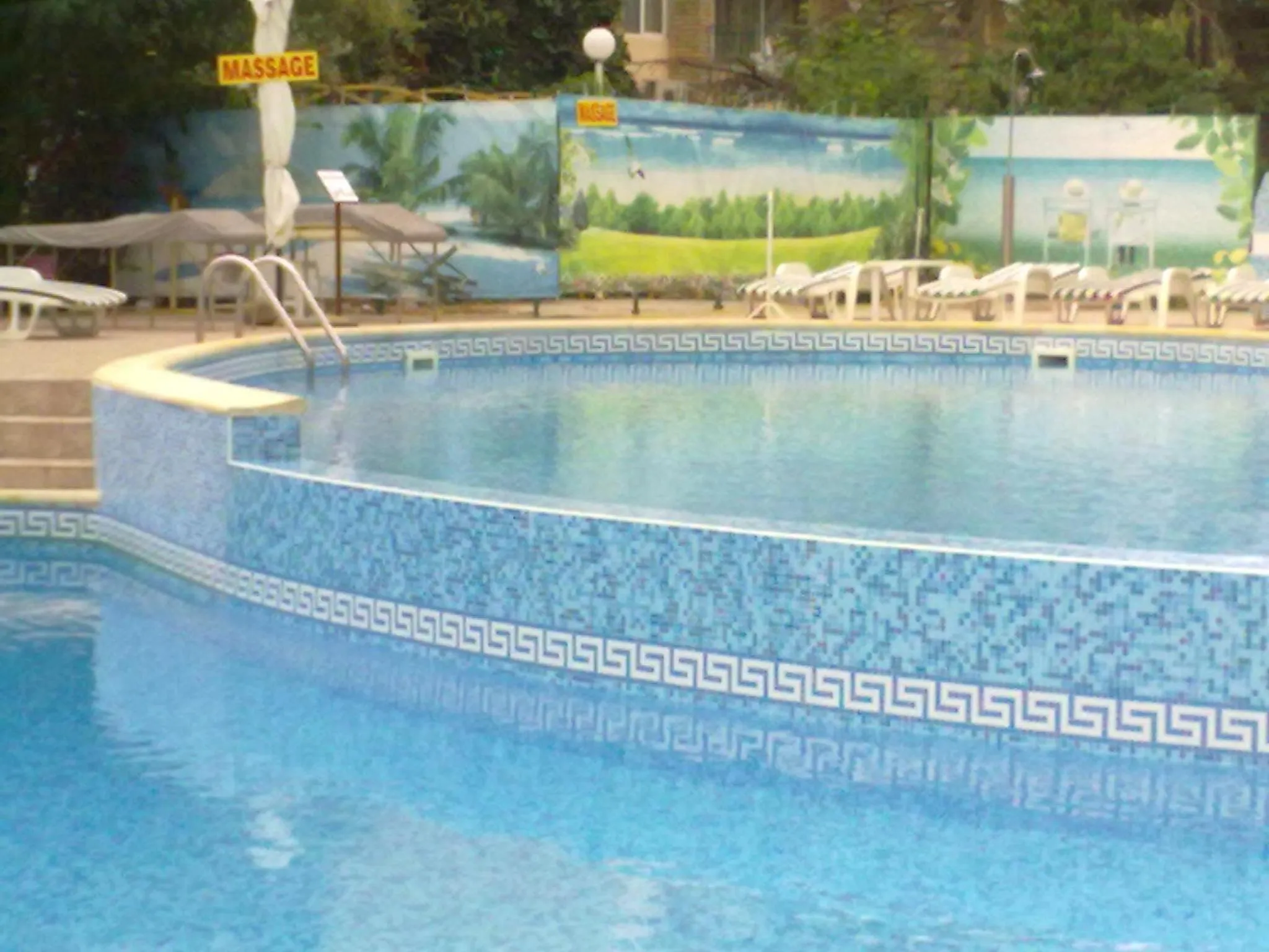 Swimming pool in Hotel Yantra