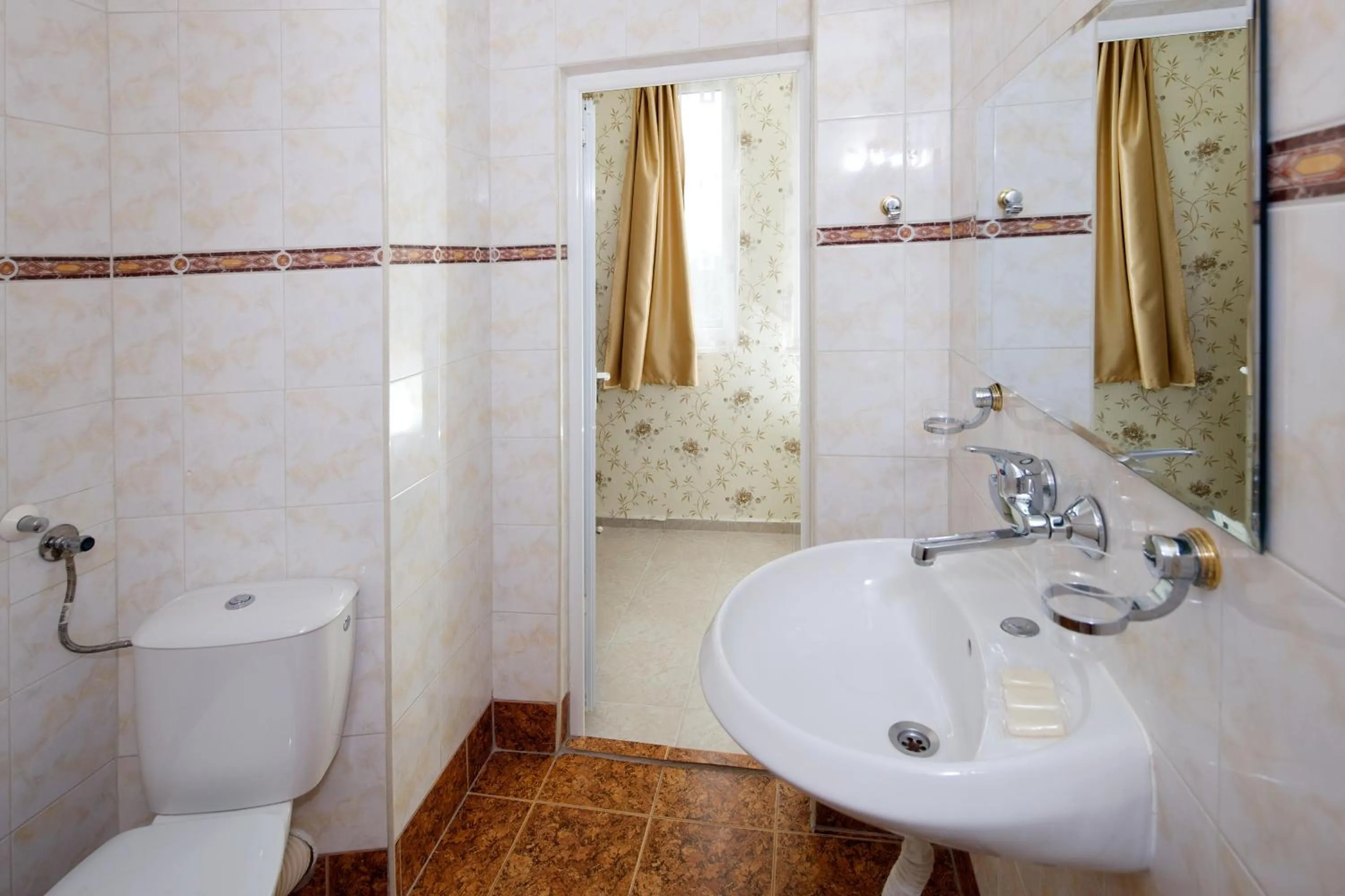 Bathroom in Hotel Yantra