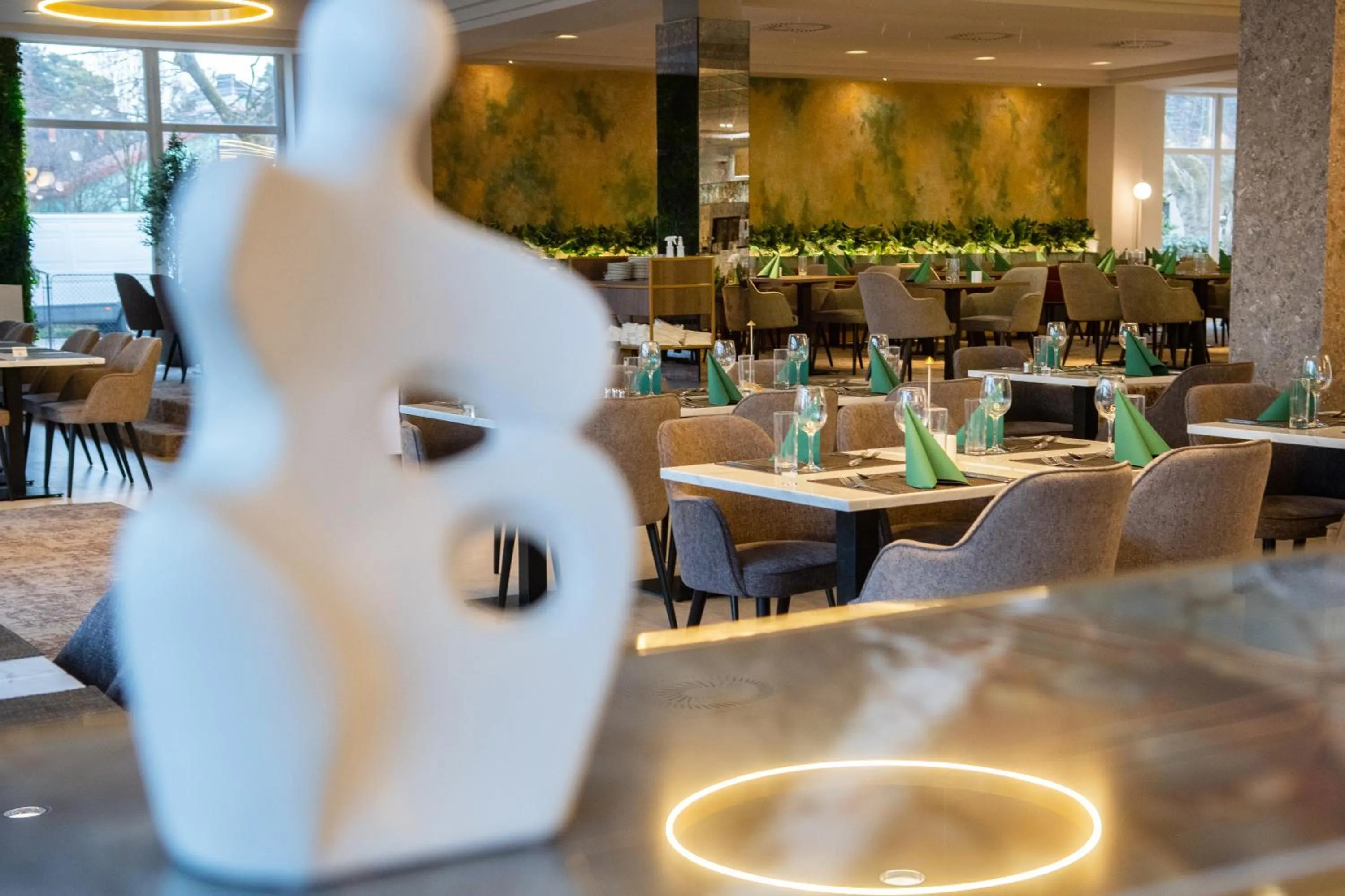 Restaurant/places to eat in Hotel Azur Premium