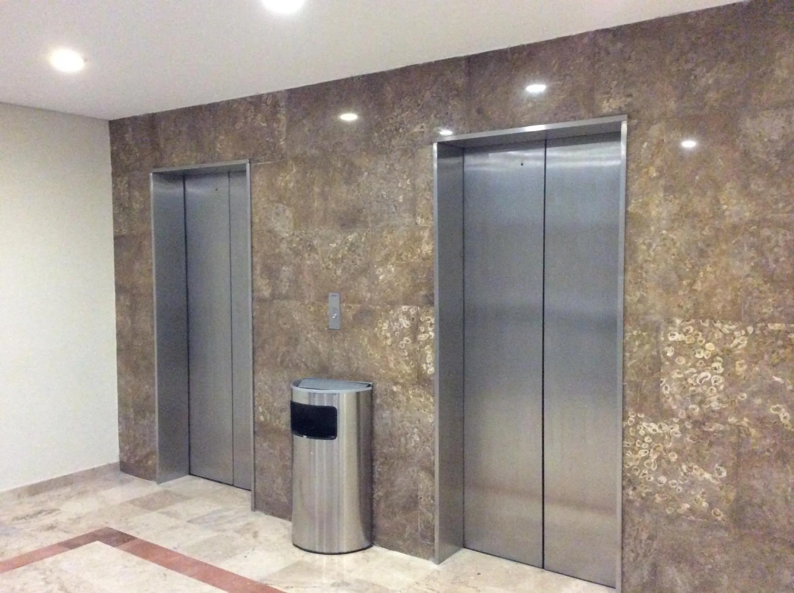 Swimming pool in Rivoli Select Hotel