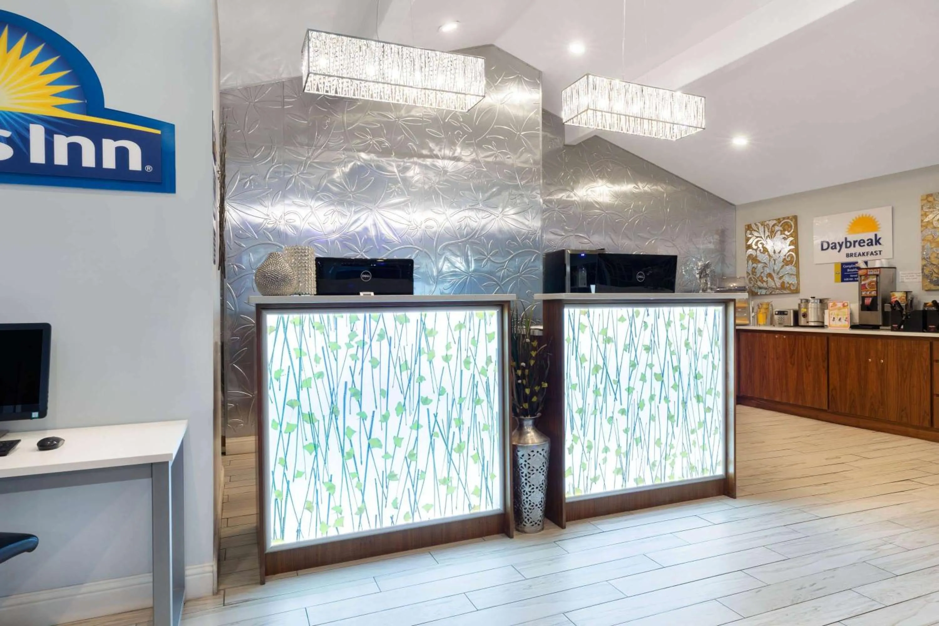 Lobby or reception in Days Inn by Wyndham Roseburg