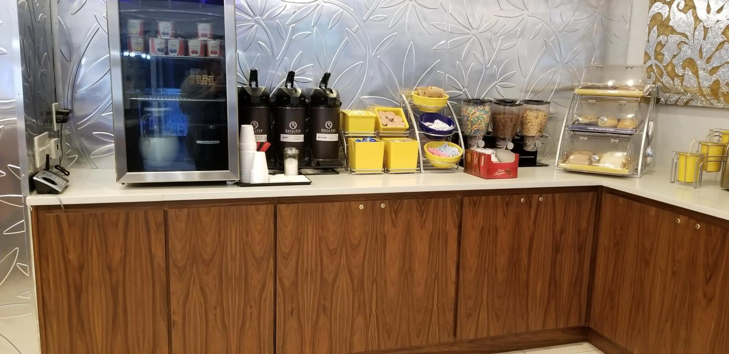 Breakfast in Days Inn by Wyndham Roseburg