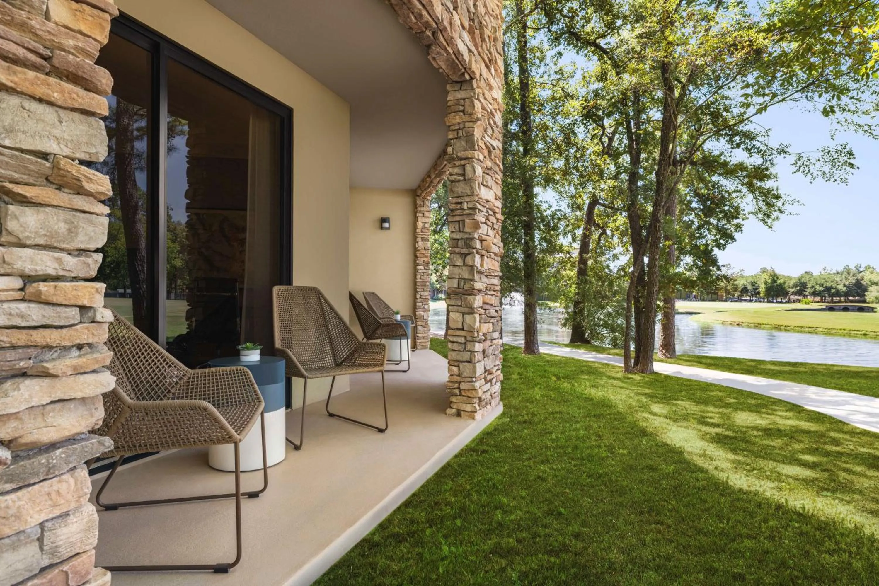 Living room in The Woodlands Resort, Curio Collection by Hilton