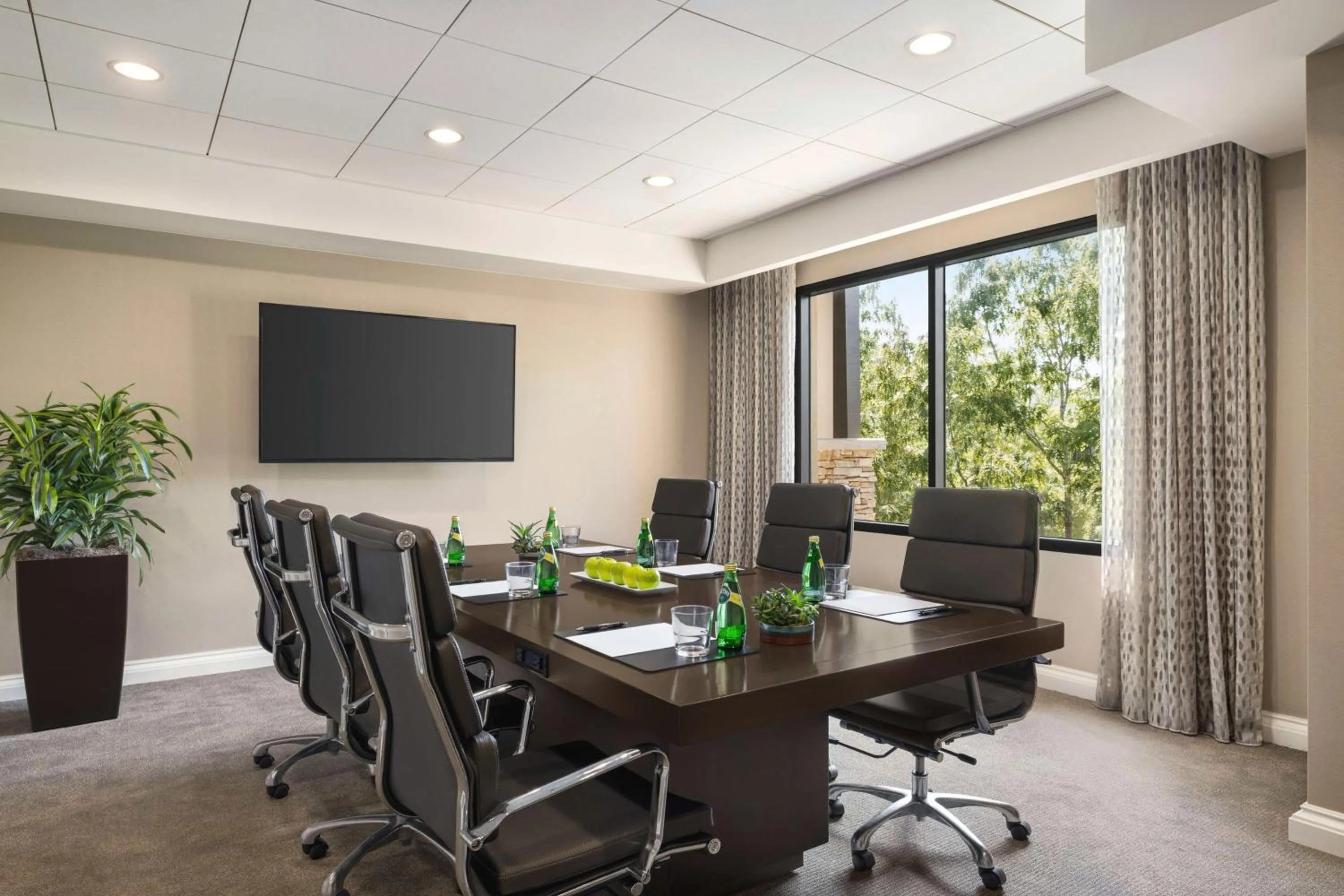 Meeting/conference room in The Woodlands Resort, Curio Collection by Hilton