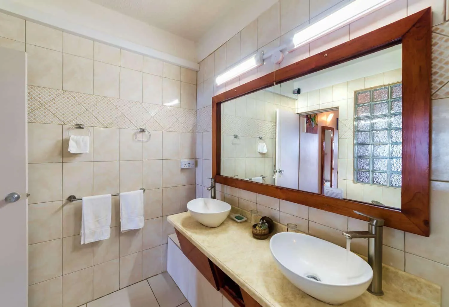 Bathroom in The Champs