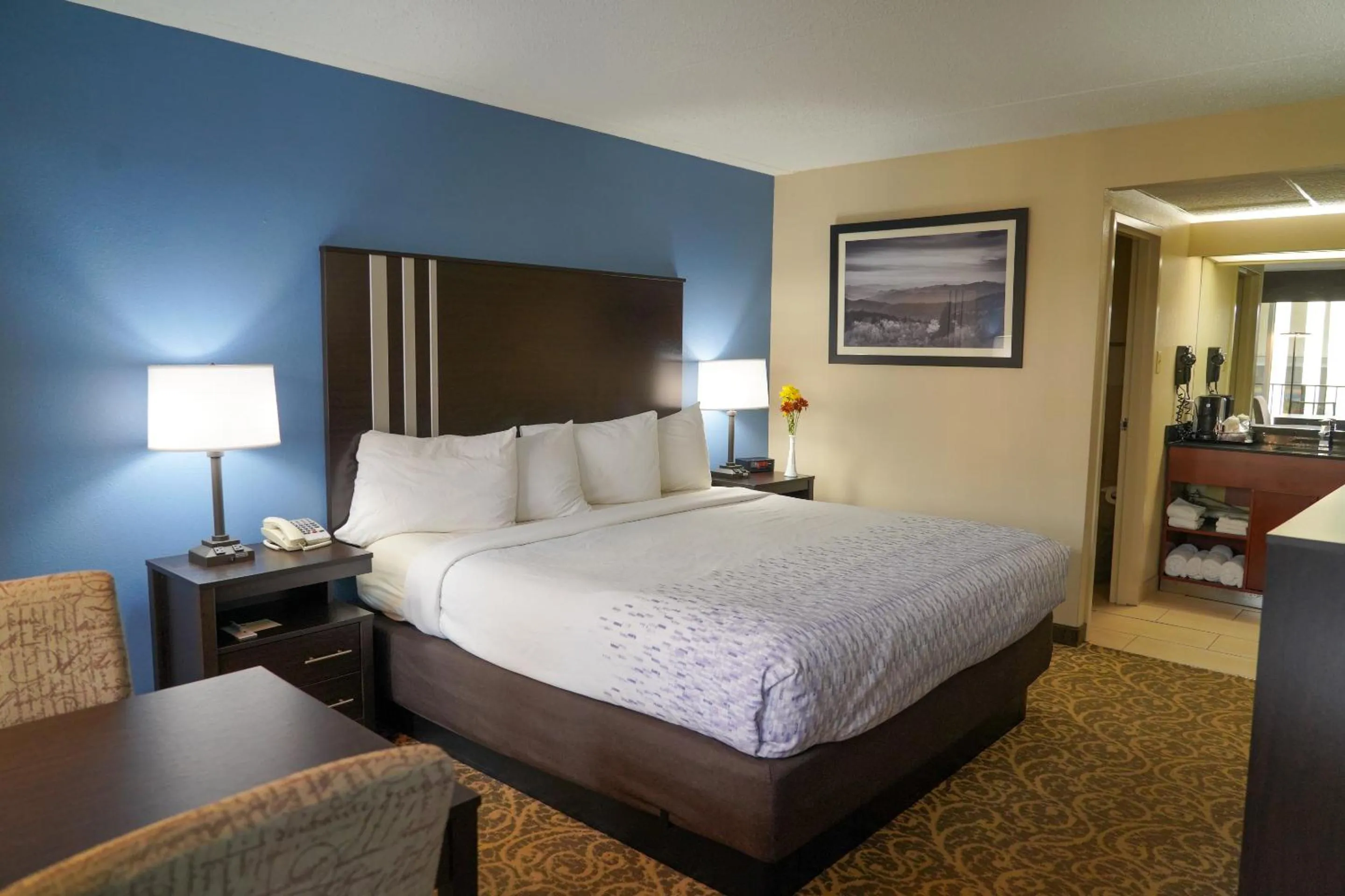 Bedroom, Bed in Glenstone Lodge