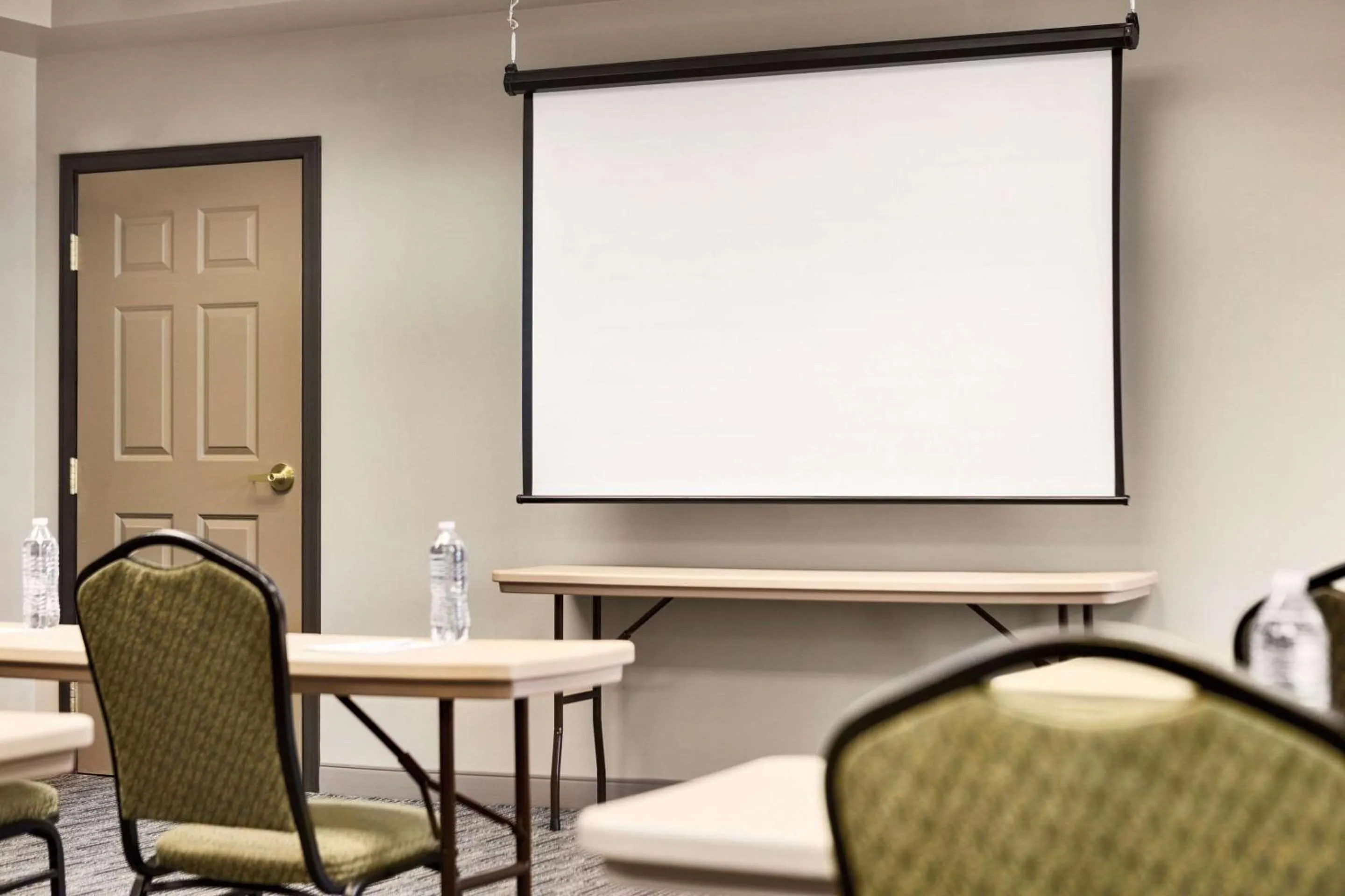 Meeting/conference room in Country Inn & Suites by Radisson, St Cloud East, MN