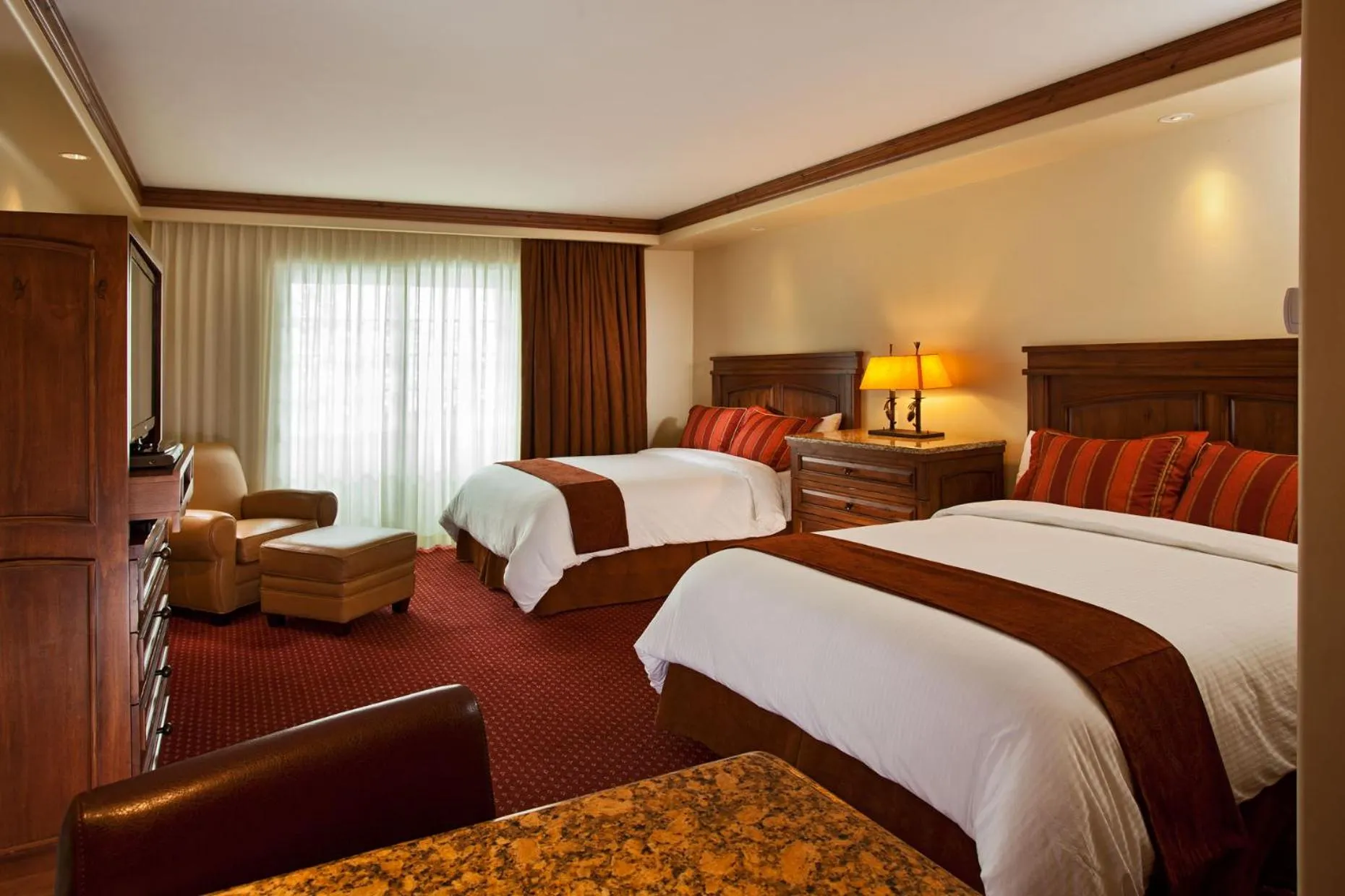 Photo of the whole room, Bed in Tivoli Lodge