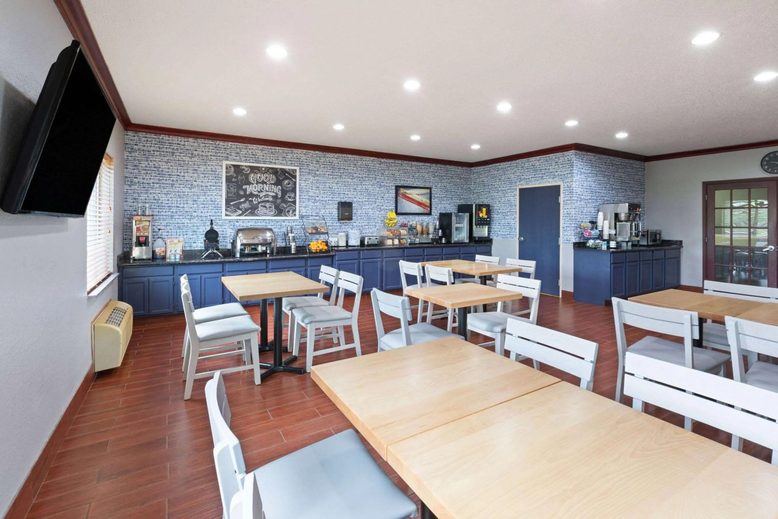 Breakfast in AmericInn by Wyndham Grinnell