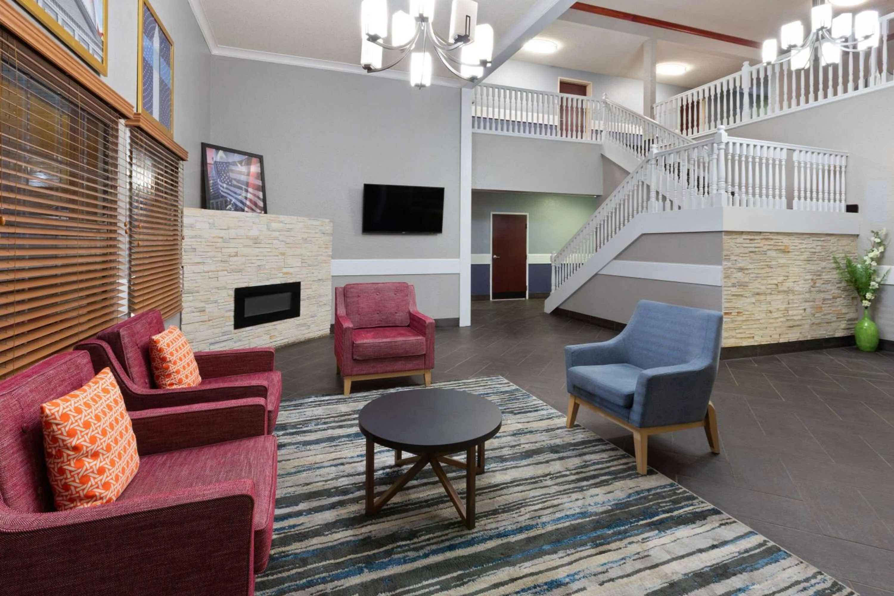 Lobby or reception in AmericInn by Wyndham Grinnell