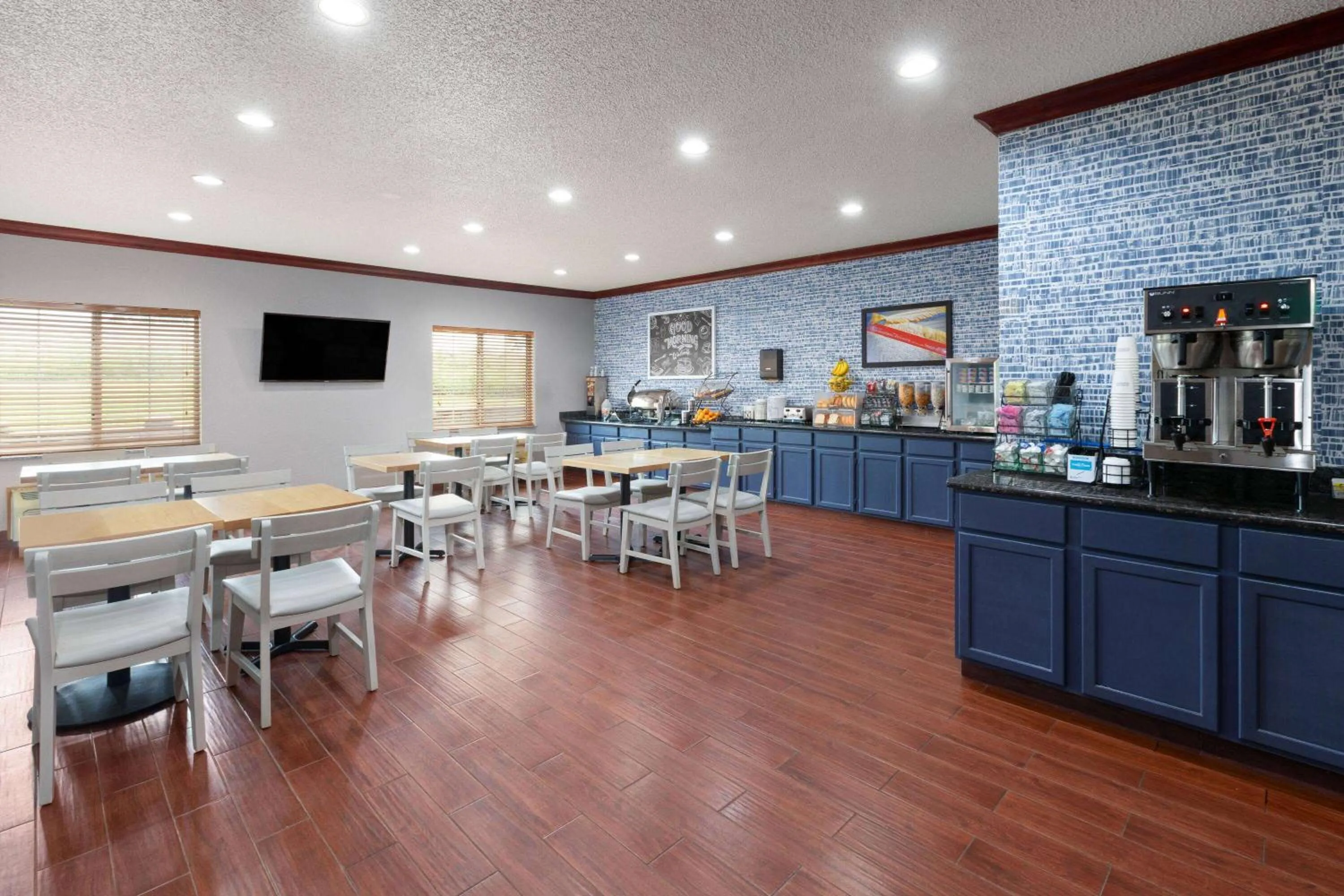 Breakfast in AmericInn by Wyndham Grinnell