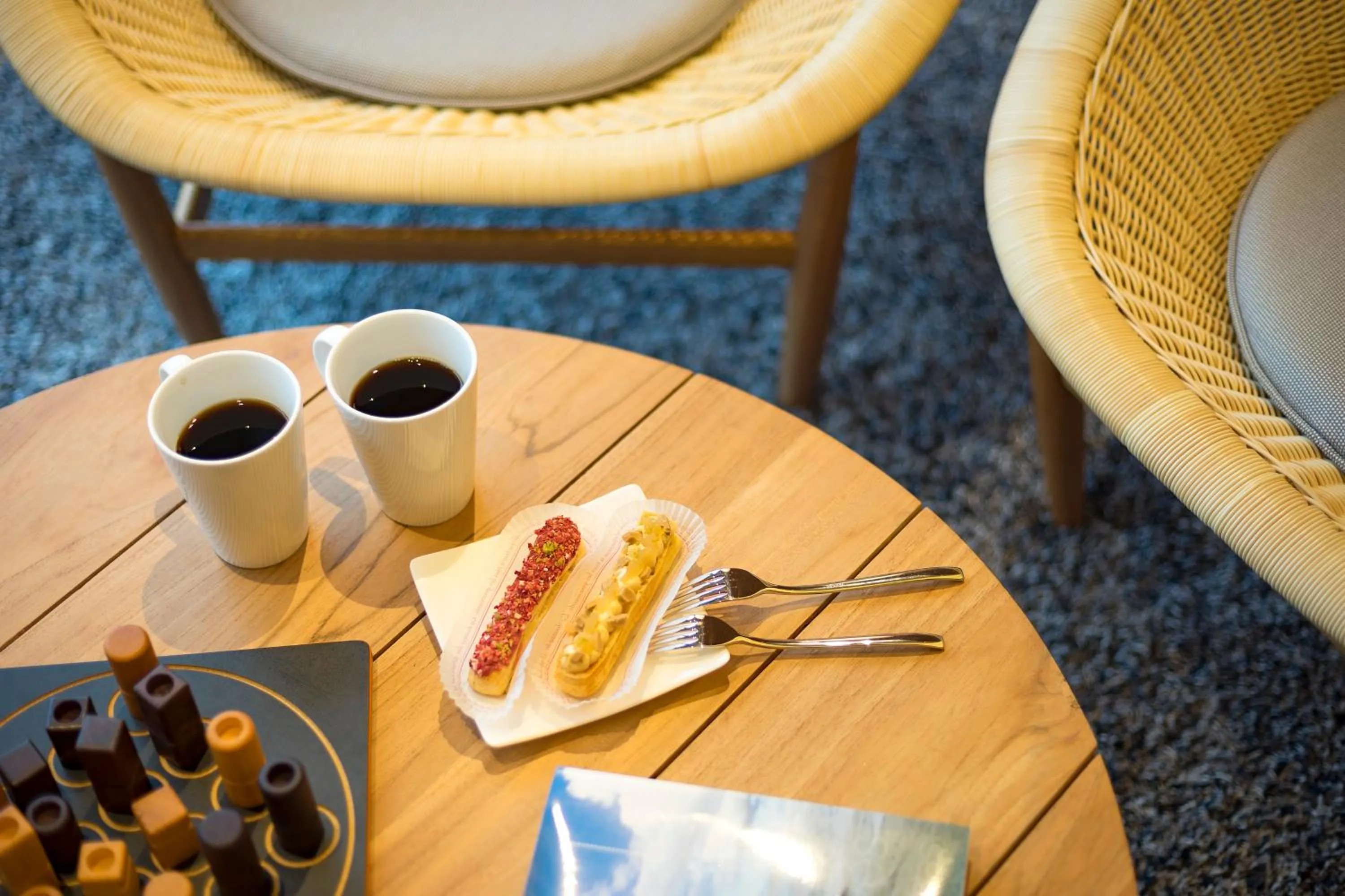 Food and drinks in Phoenix Seagaia Ocean Tower