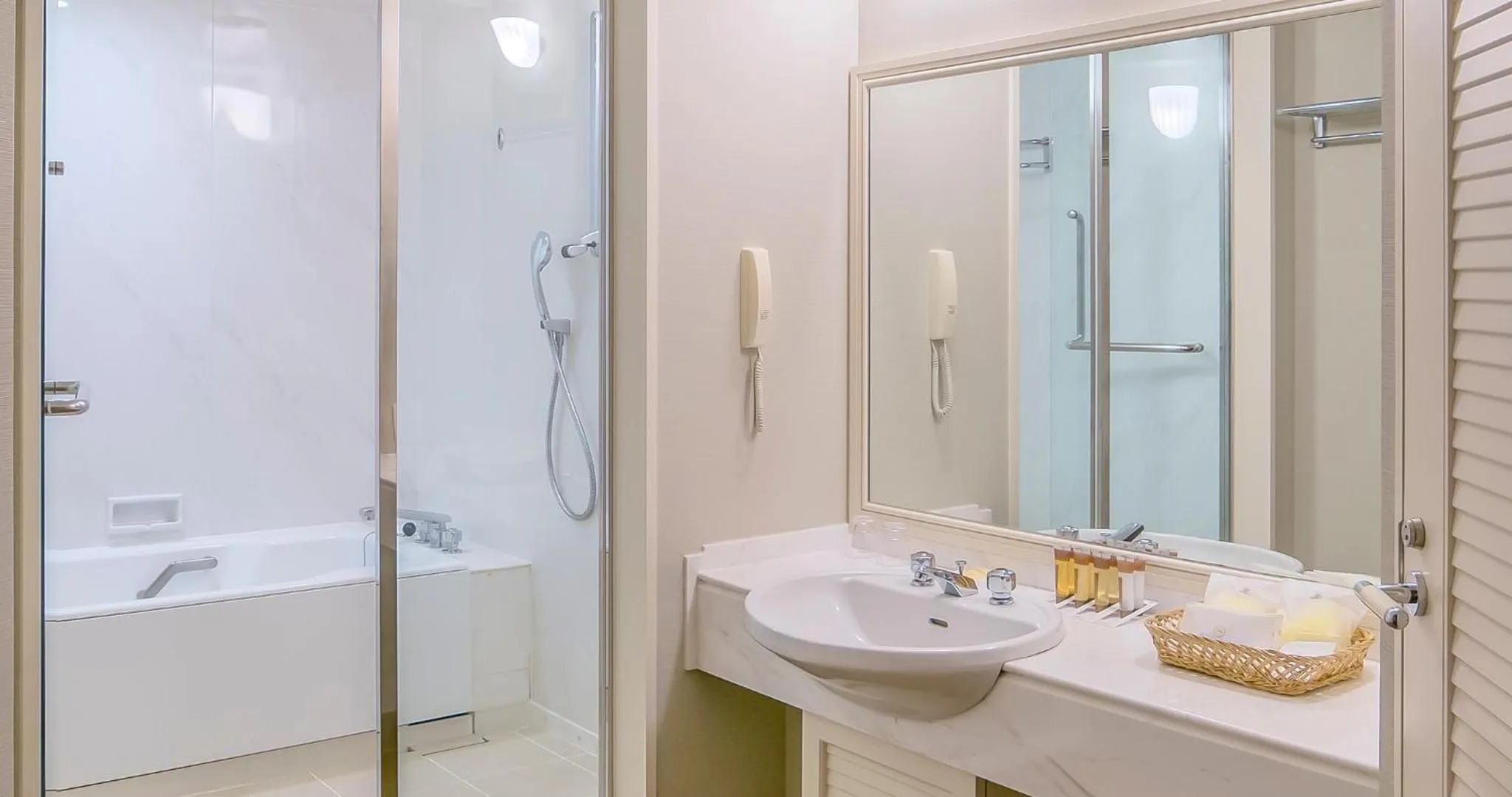 Phoenix Seagaia Ocean Tower