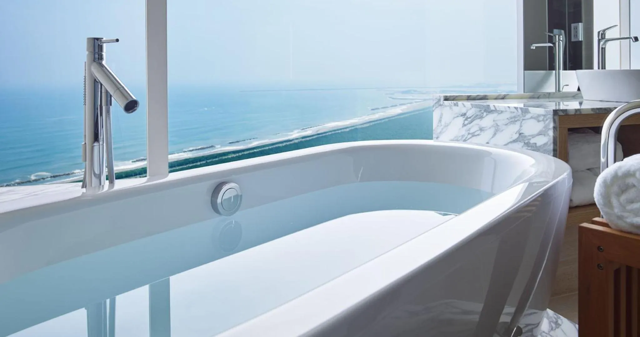 Phoenix Seagaia Ocean Tower