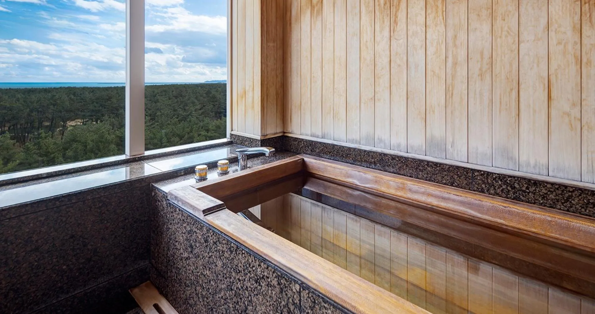 Phoenix Seagaia Ocean Tower