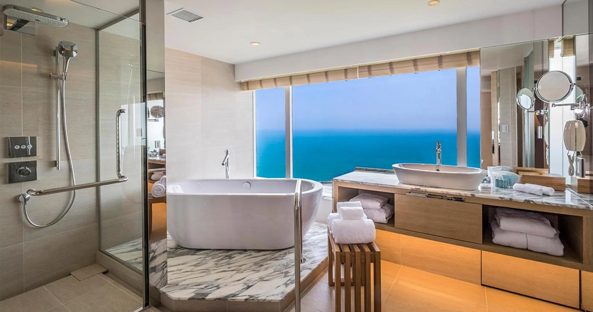 Phoenix Seagaia Ocean Tower