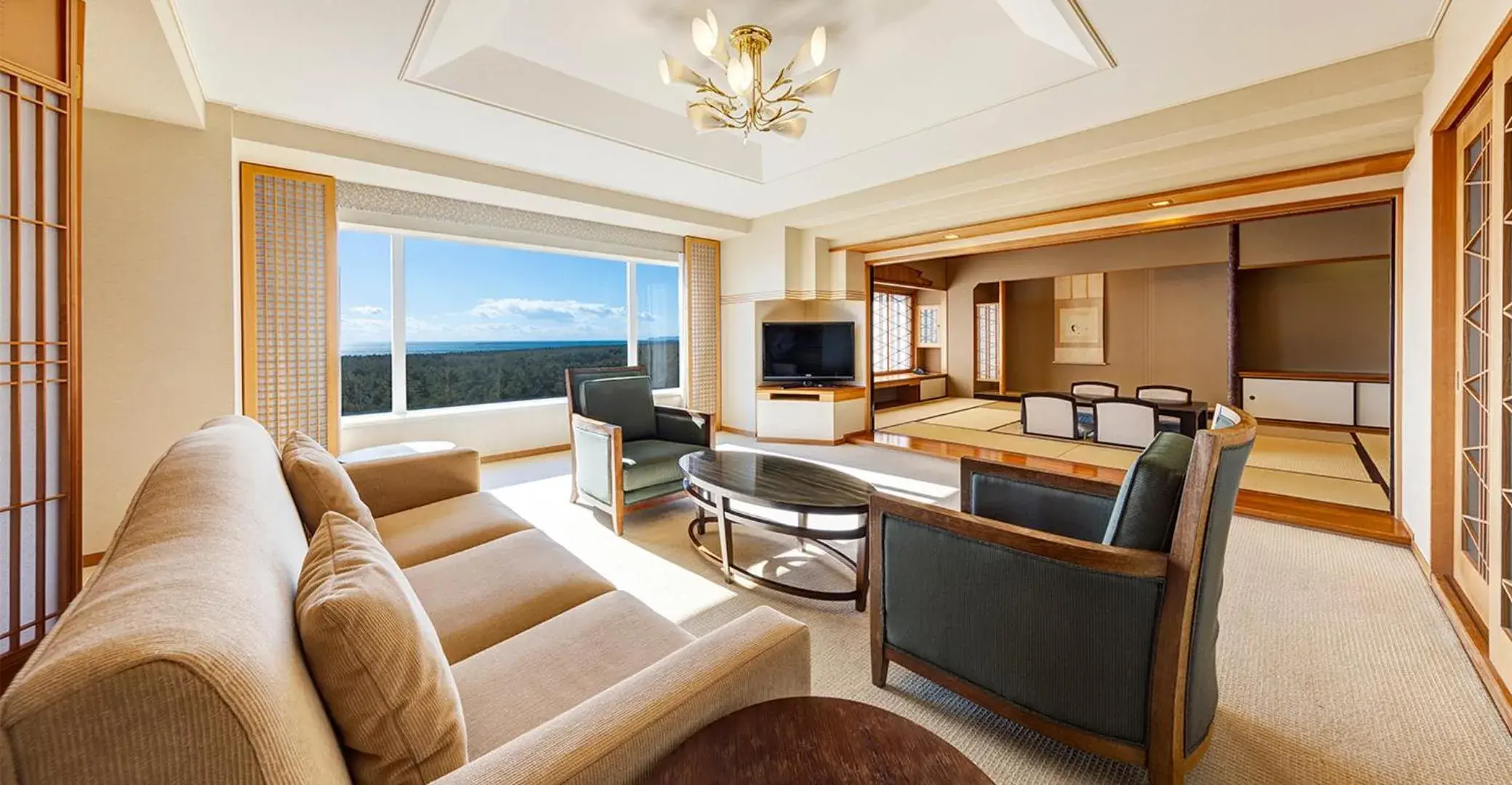 Suite with Tatami Area - single occupancy - Non-Smoking in Phoenix Seagaia Ocean Tower Suite with Tatami Area - single occupancy - Non-Smoking in Phoenix Seagaia Ocean Tower