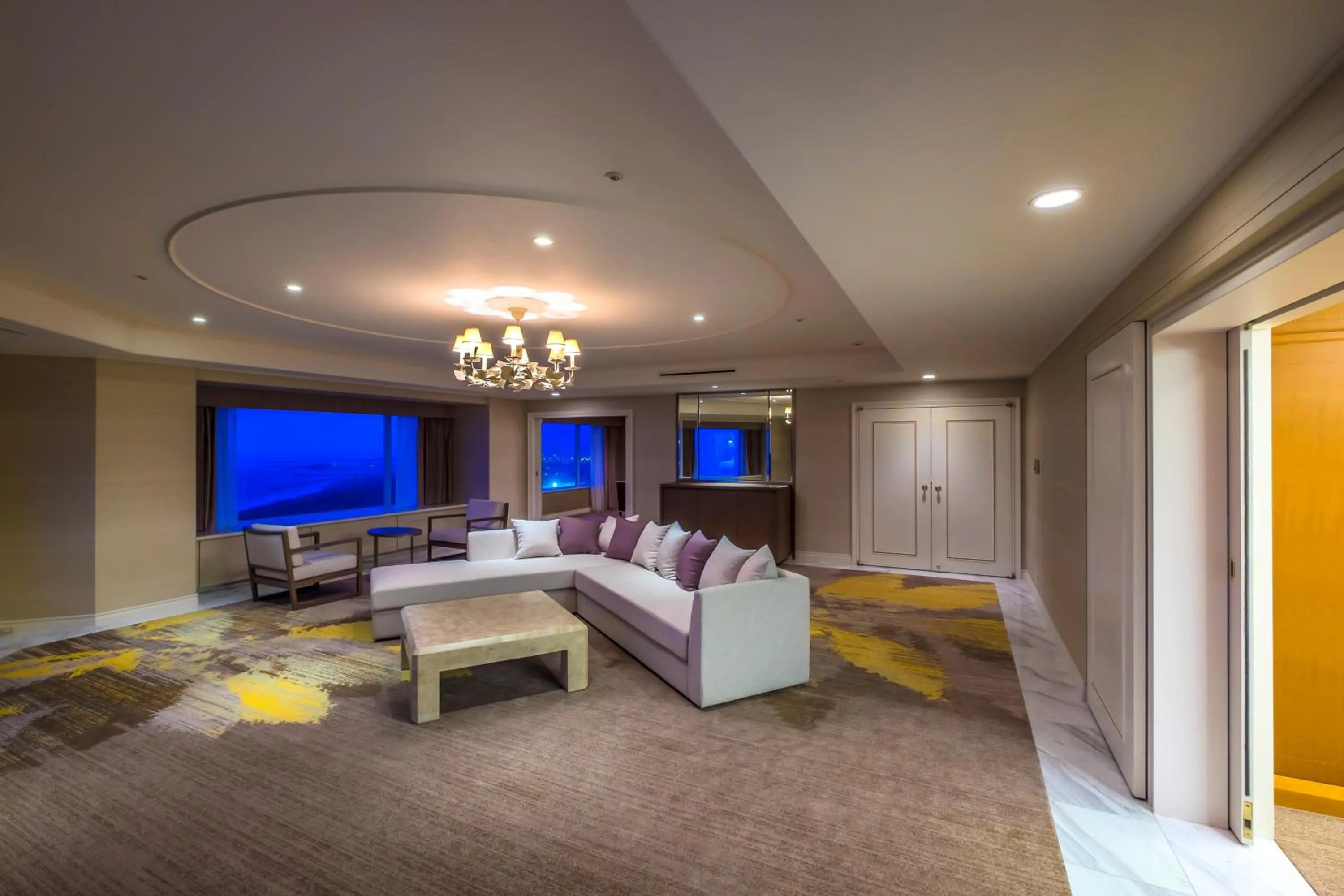 Bed in Phoenix Seagaia Ocean Tower