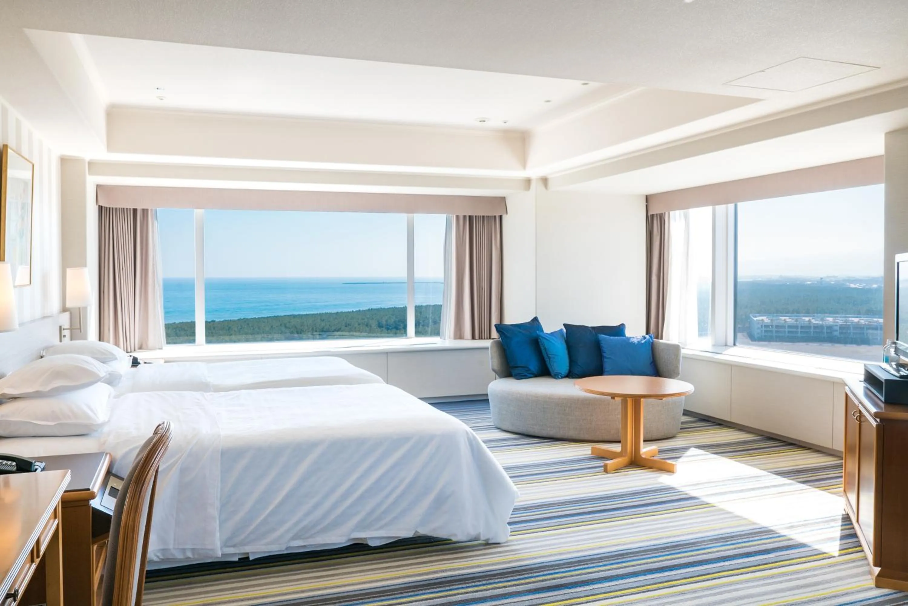 Corner Twin Room - single occupancy - Non-Smoking in Phoenix Seagaia Ocean Tower