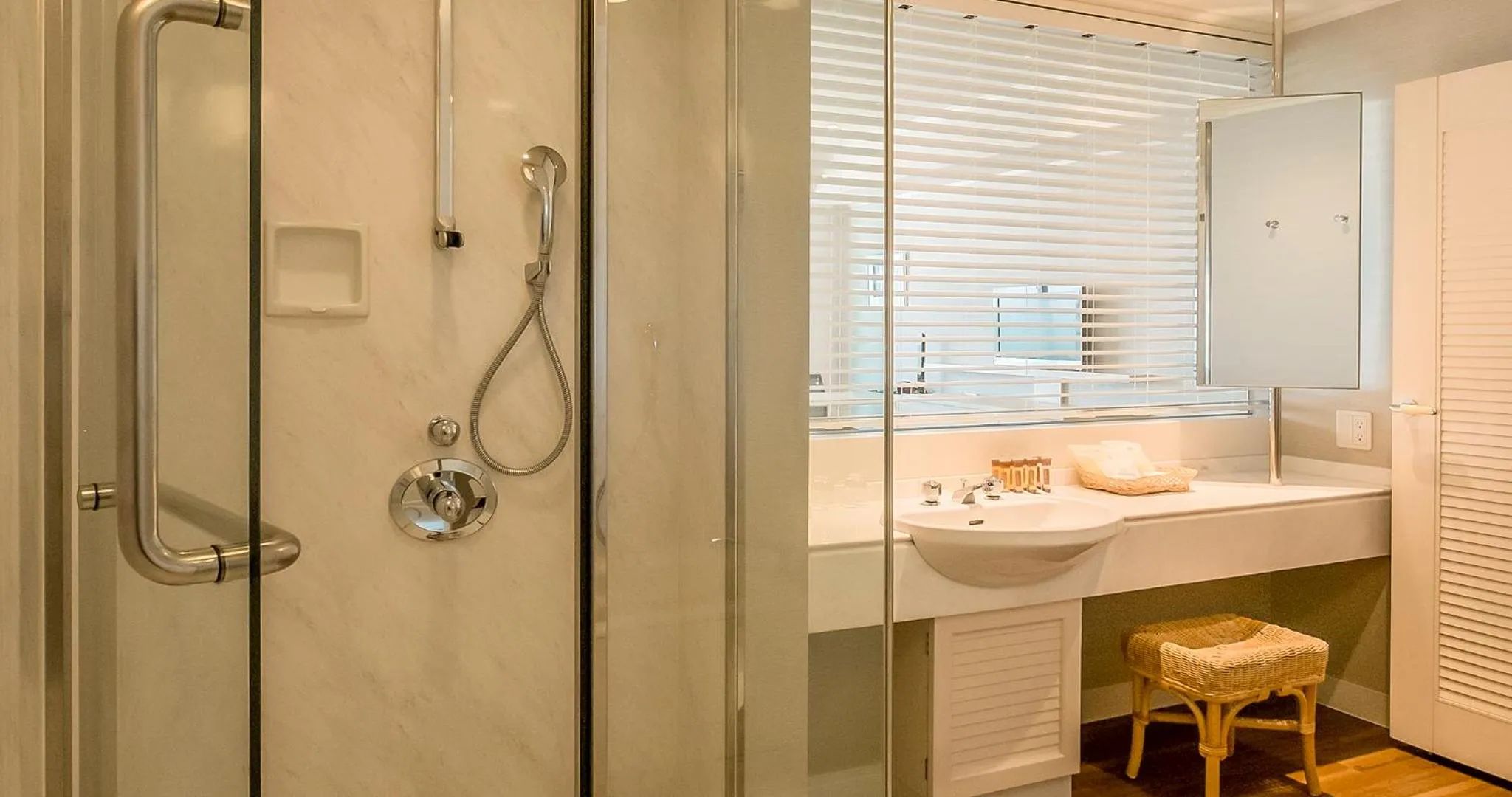 Phoenix Seagaia Ocean Tower