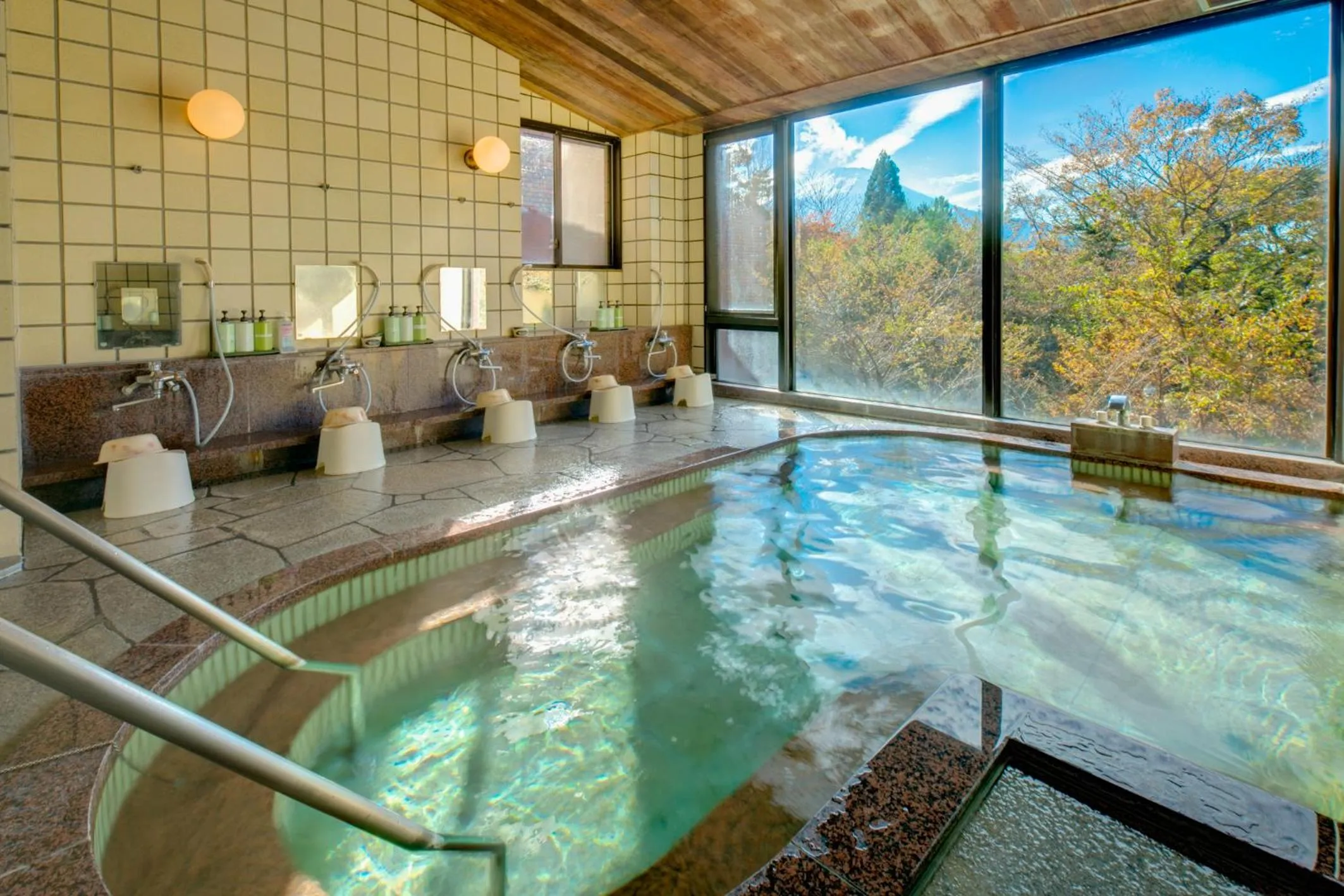 Public Bath in Lake Yamanakako Shuzansou