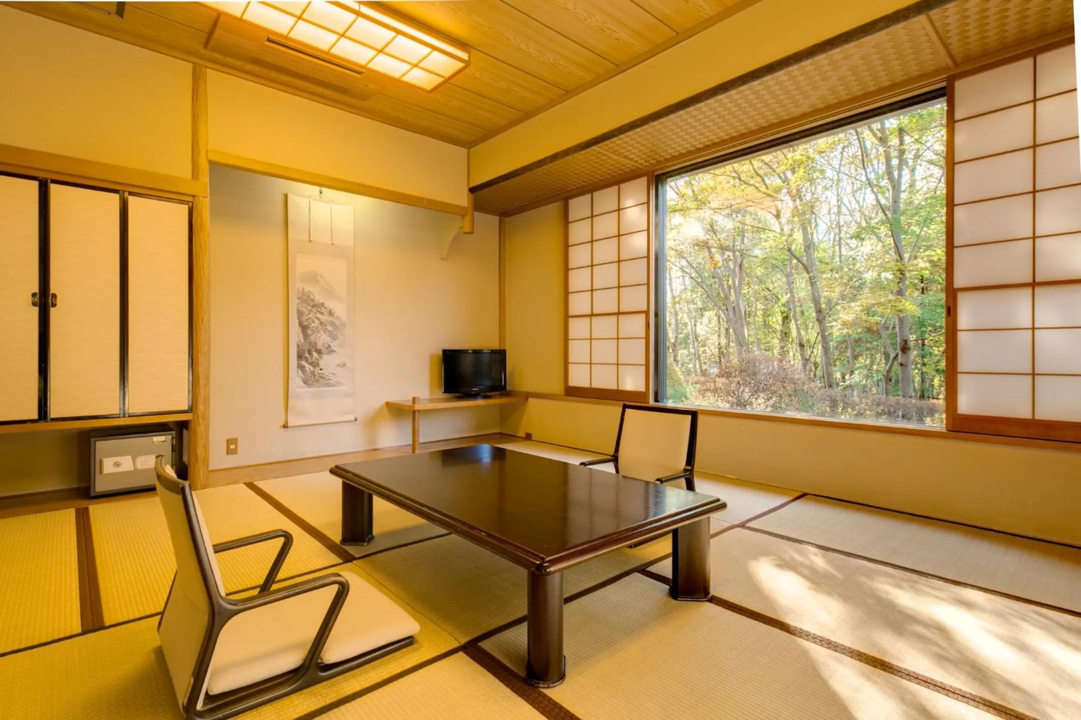 Living room in Lake Yamanakako Shuzansou