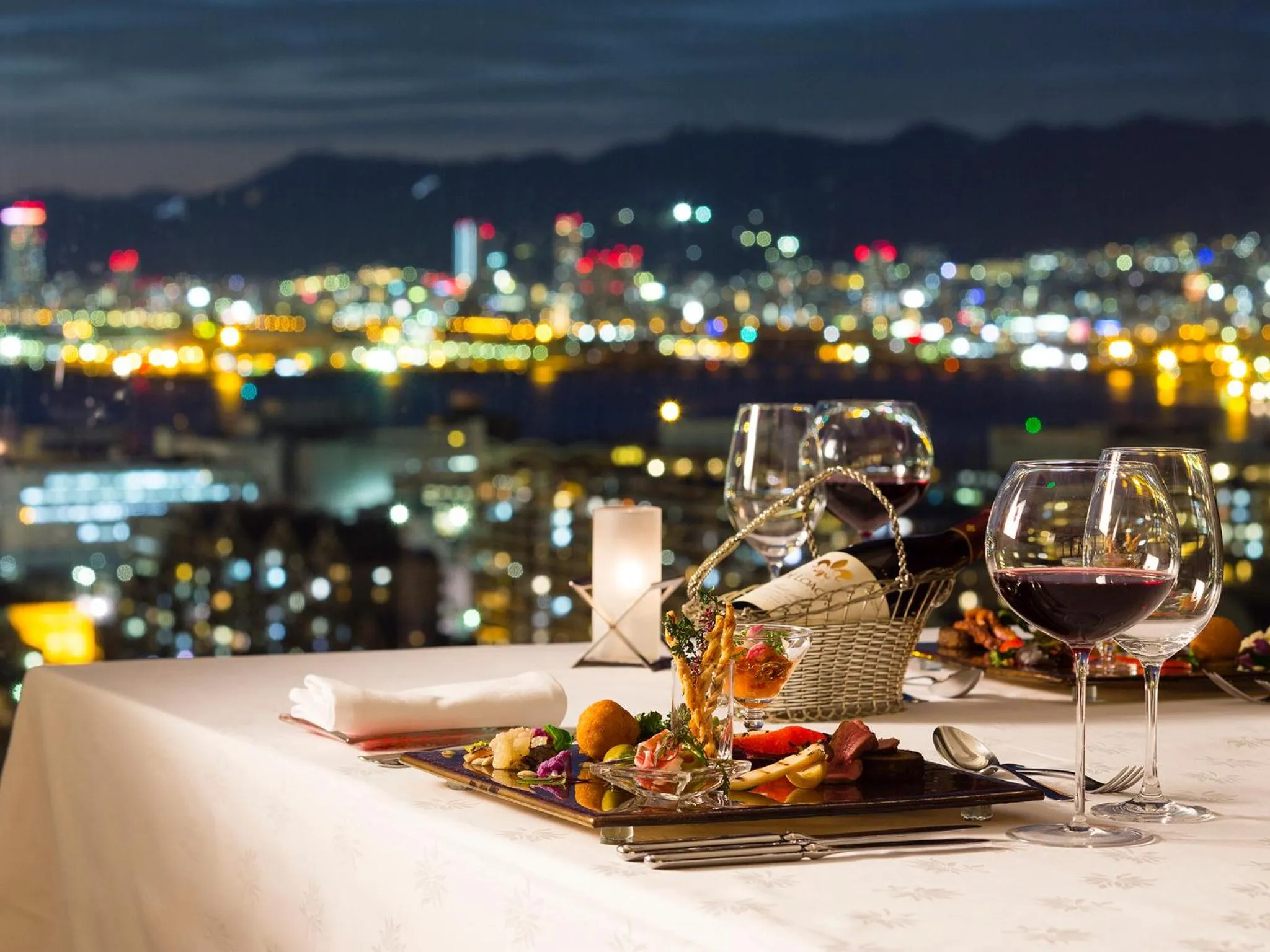 Restaurant/places to eat in Kobe Bay Sheraton Hotel & Towers