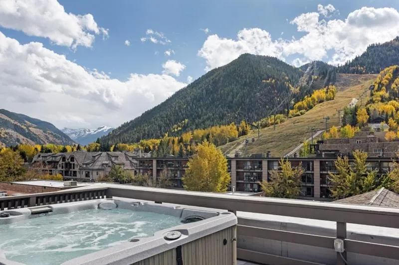 Hot Tub in Independence Square 203, Stunning Suite w/ Great Views of Downtown Aspen