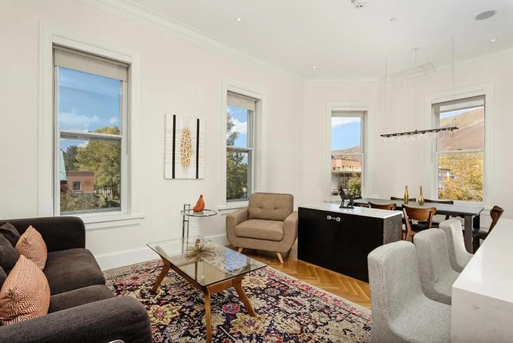 Independence Square 203, Stunning Suite w/ Great Views of Downtown Aspen