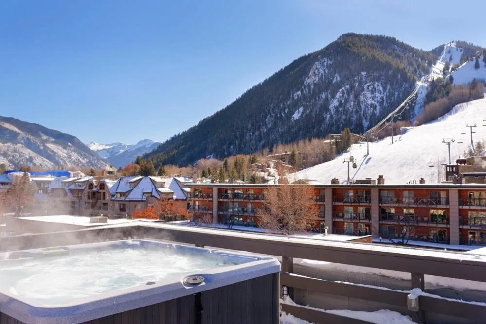 Hot Tub in Independence Square 211, Chic Hotel Room with Mountain Views, A/C, & Rooftop Hot Tub
