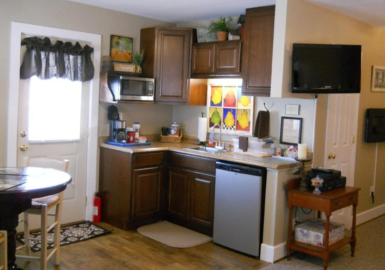 Kitchen or kitchenette in Piney Hill B&B and Cottages
